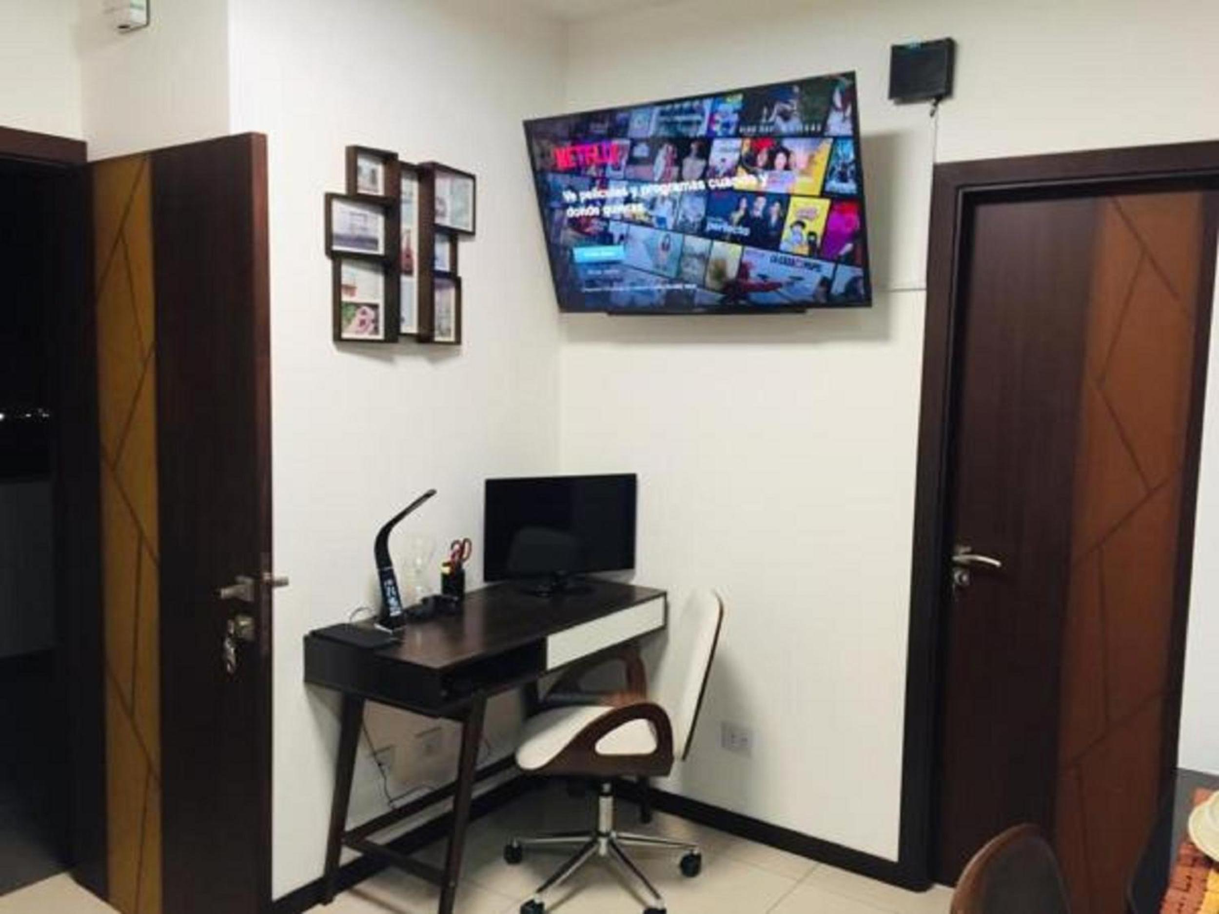 Nuevo Apartamento de 1 dormitorio, cerca de Equipetrol amoblado con Internet y Parqueo bajo techo