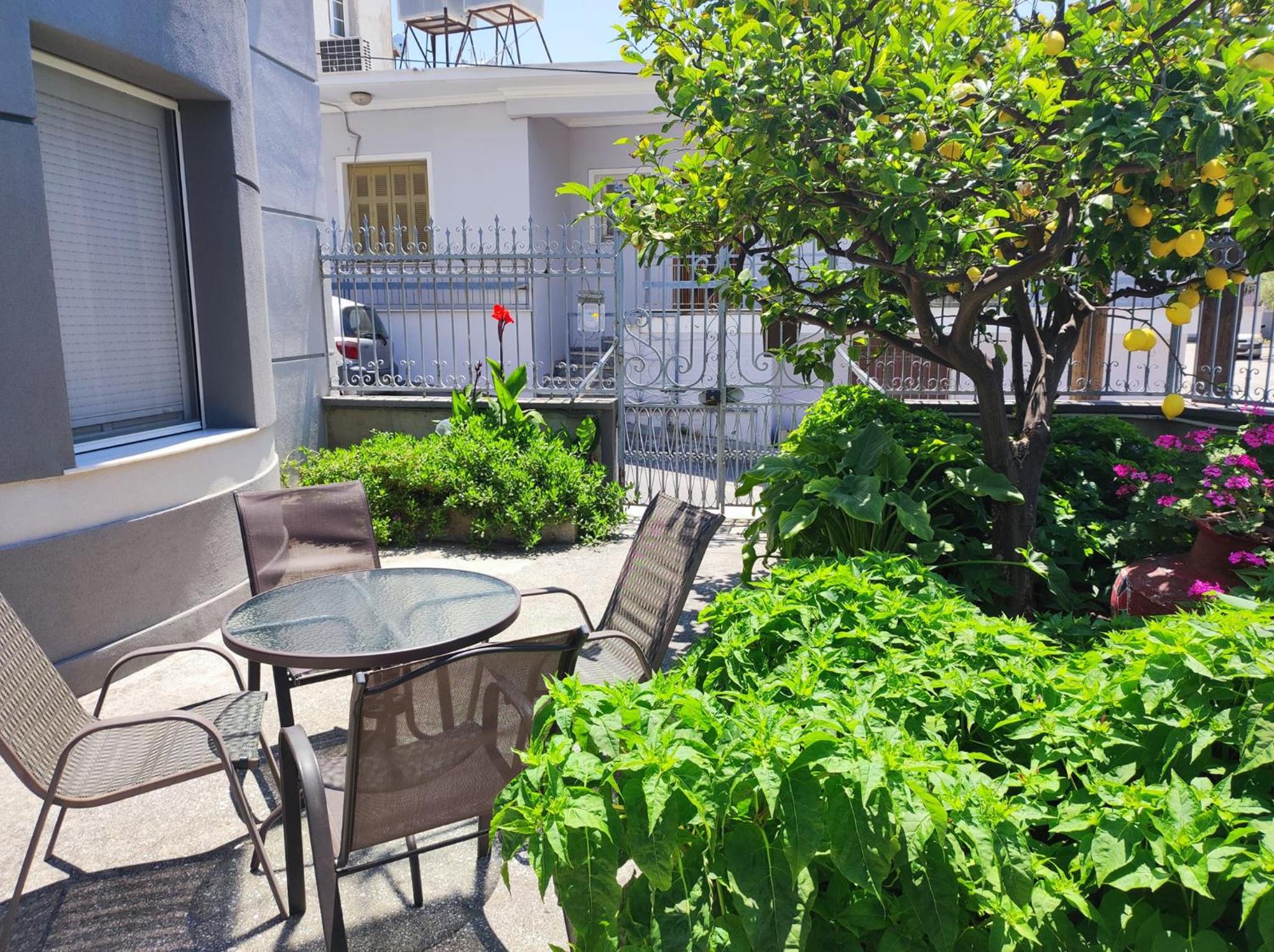 Myrsini Rooms