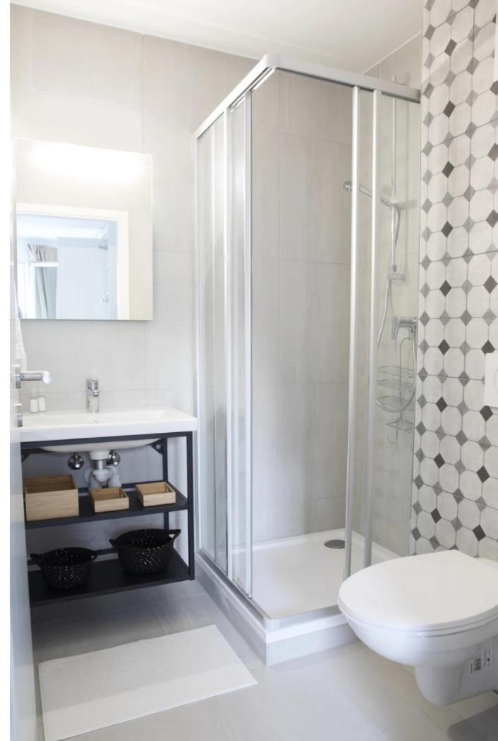 Modern Smart Studios with Prime City Center Location - AL9
