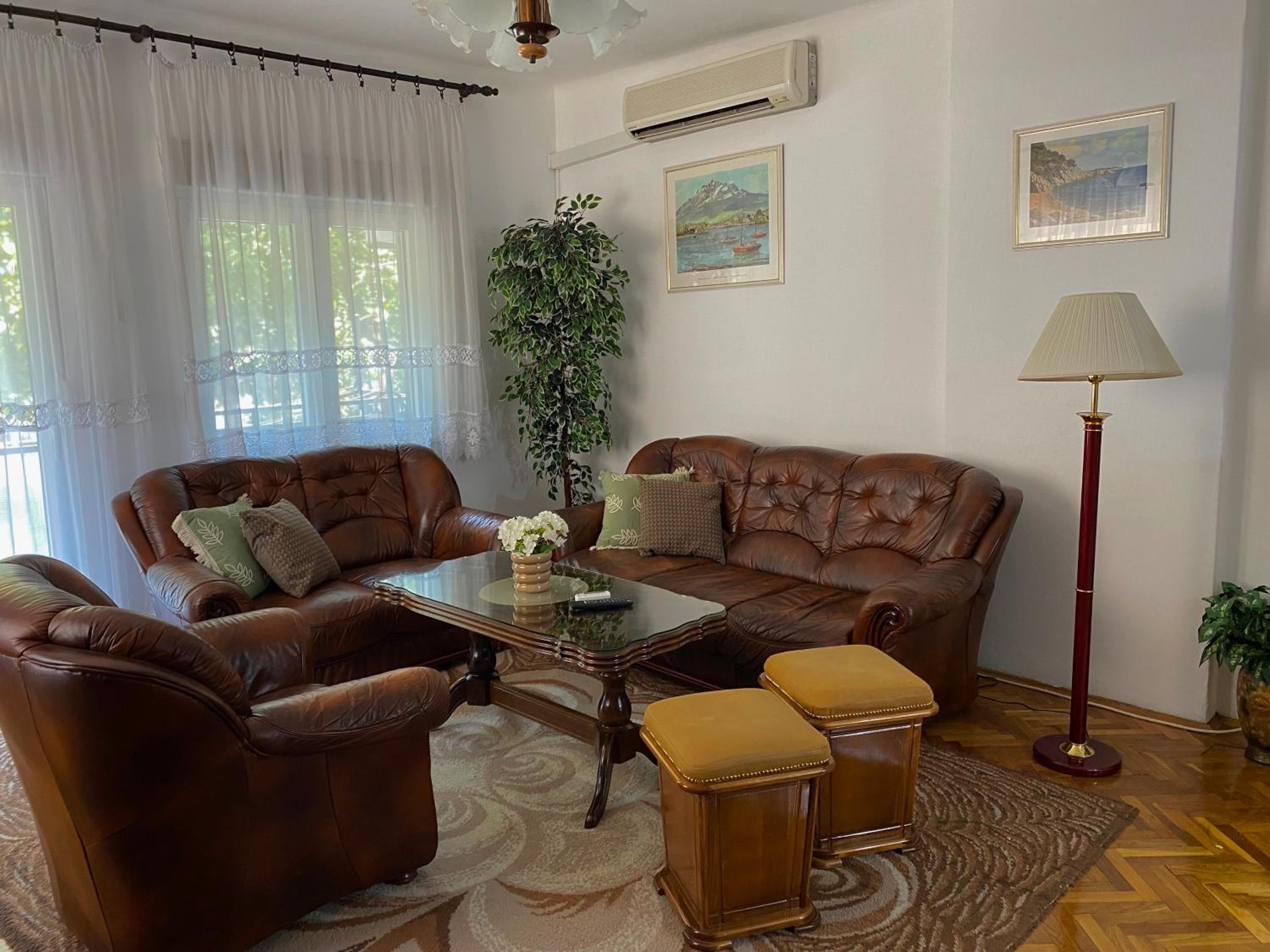 Vintage Apartment