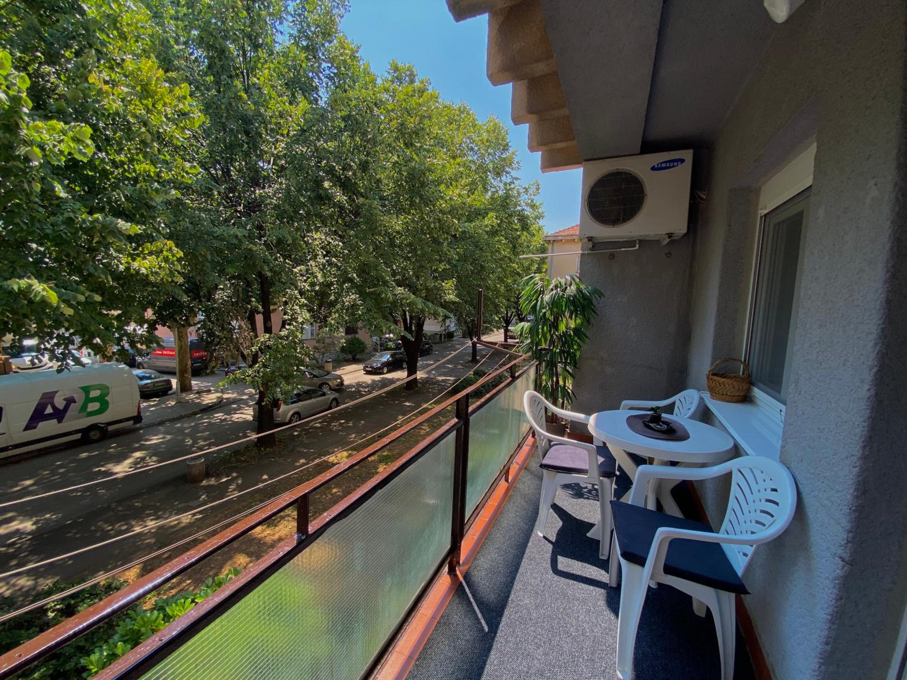 Vintage Apartment