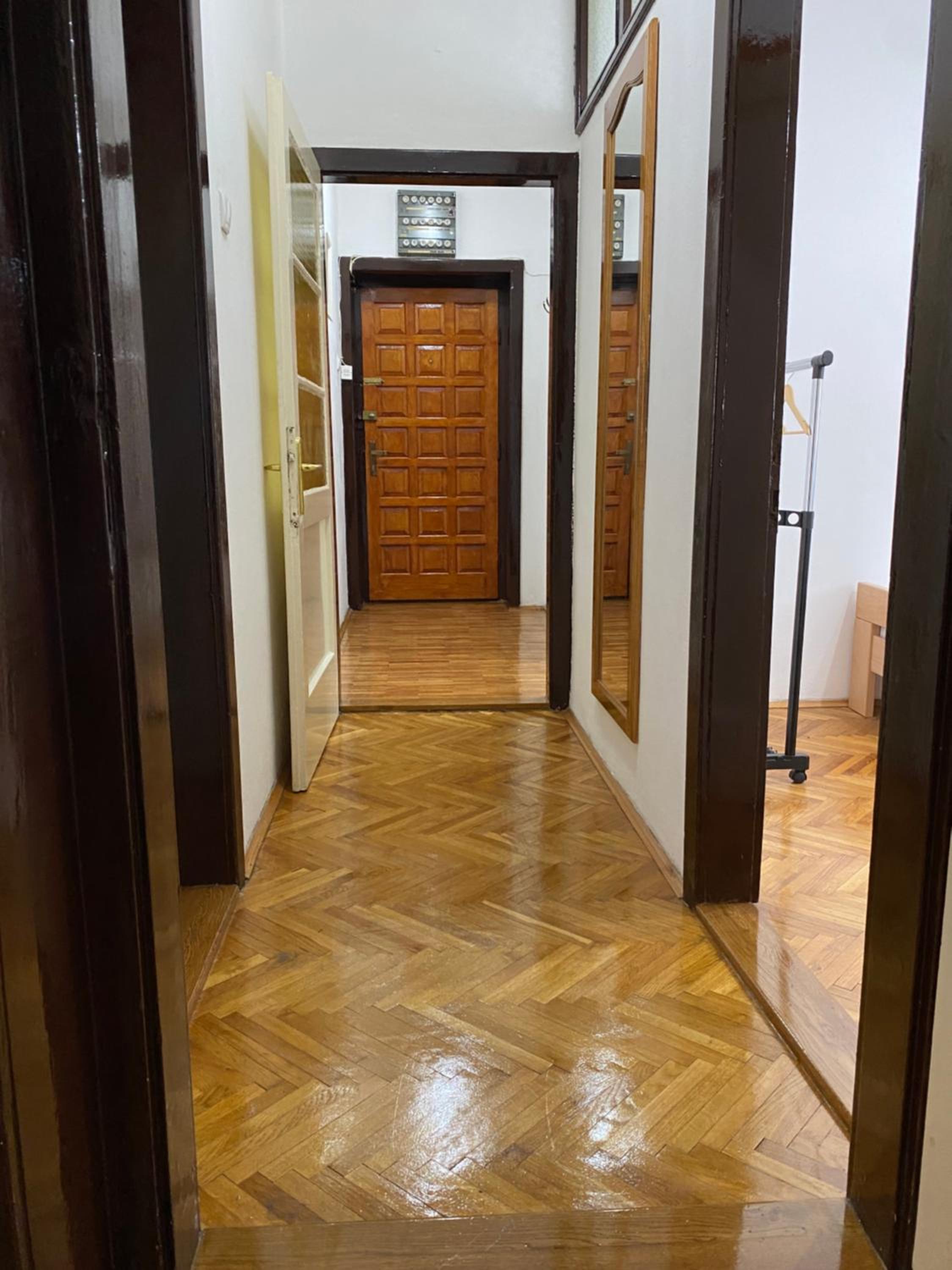 Vintage Apartment