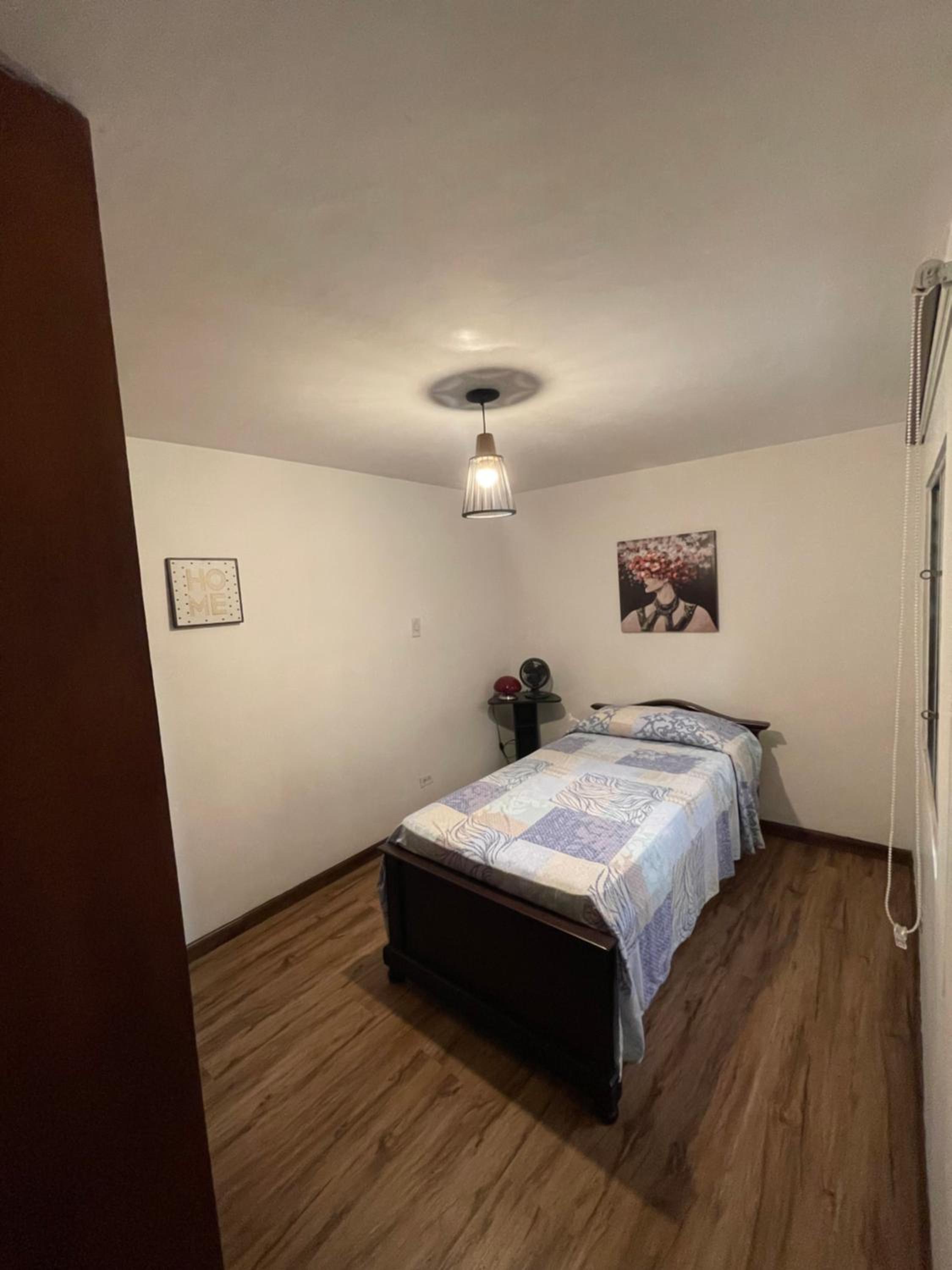 Apartamento con Terraza y Balcón Cerca de U de Medellin view 5