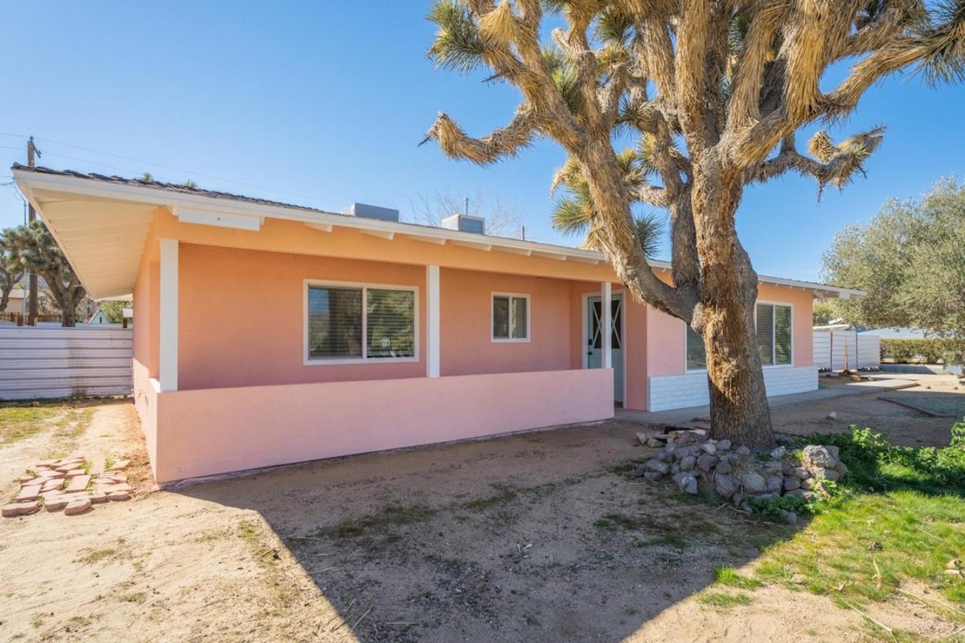 Pink Disco Sauna, Hot Tub, Selfie Room, Pool, view 5