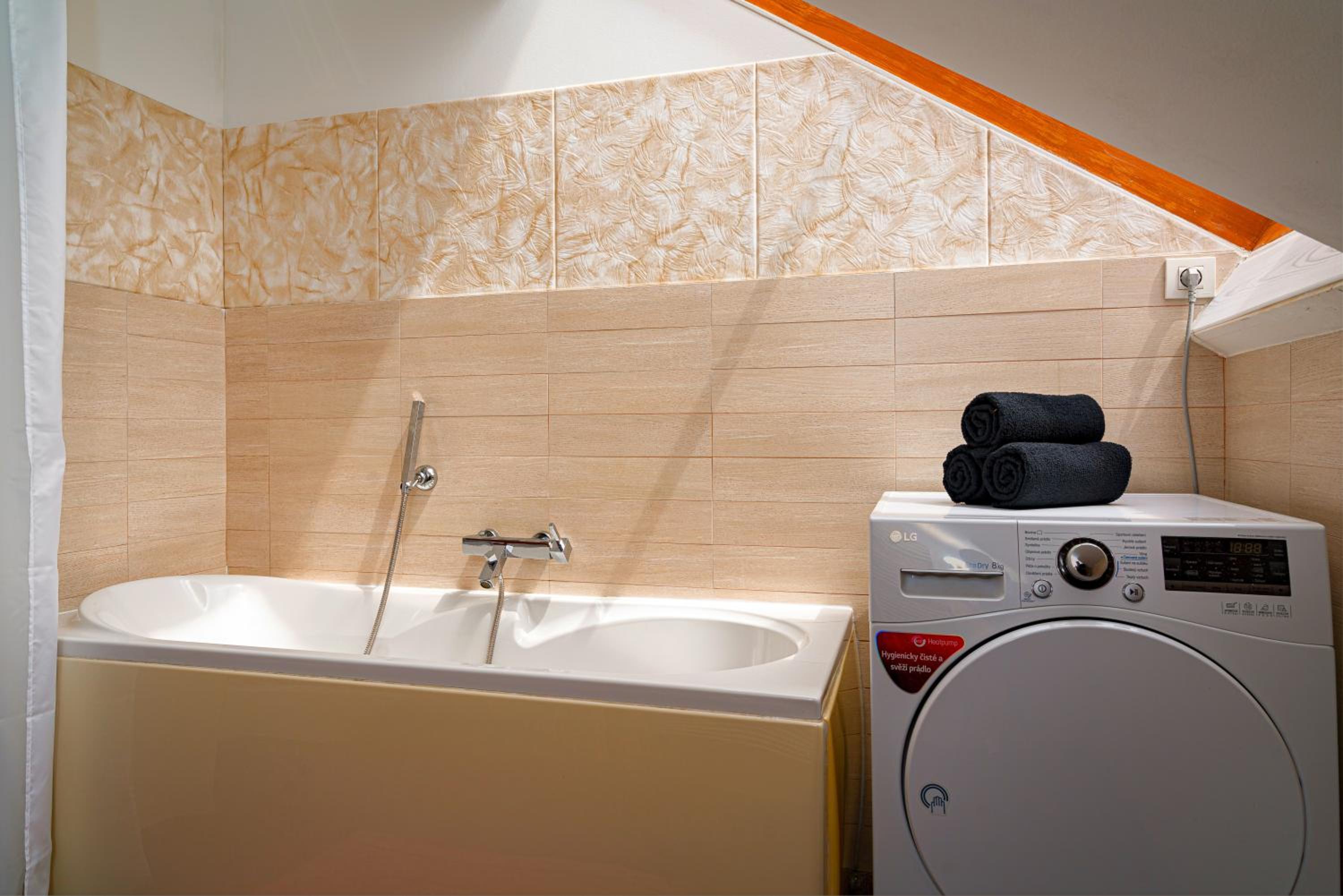River Deluxe Suite