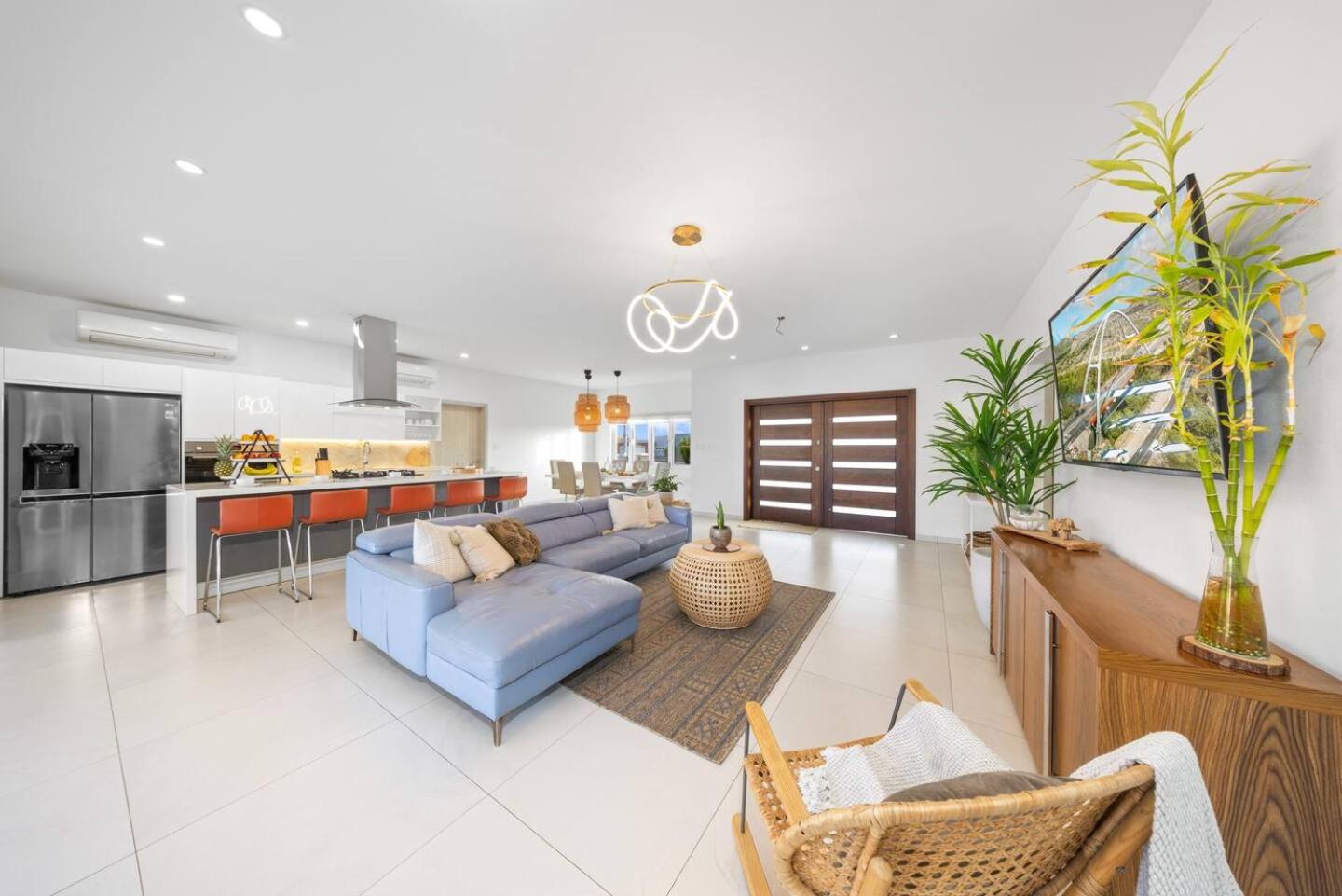 Villa Amara Lux Stay Near Arashi Beach by LUCHA