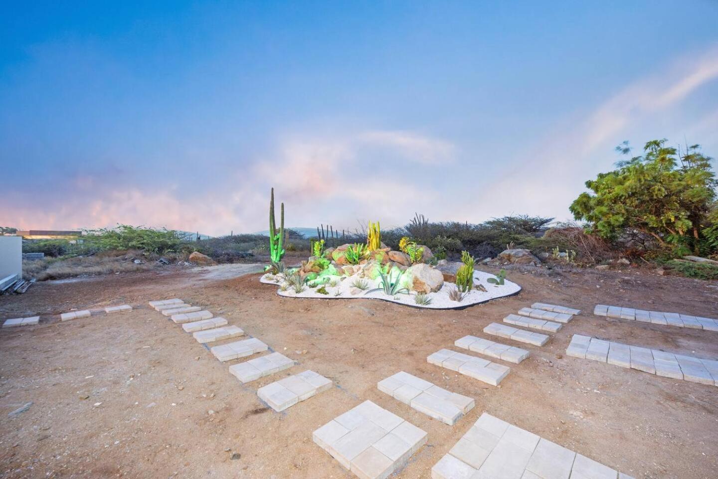 Villa Amara Lux Stay Near Arashi Beach by LUCHA