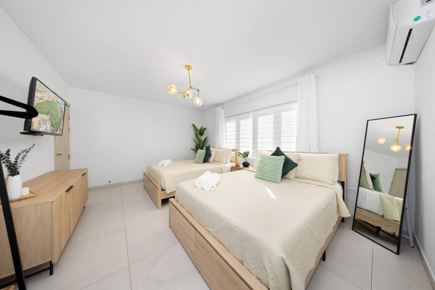 Villa Amara Lux Stay Near Arashi Beach by LUCHA
