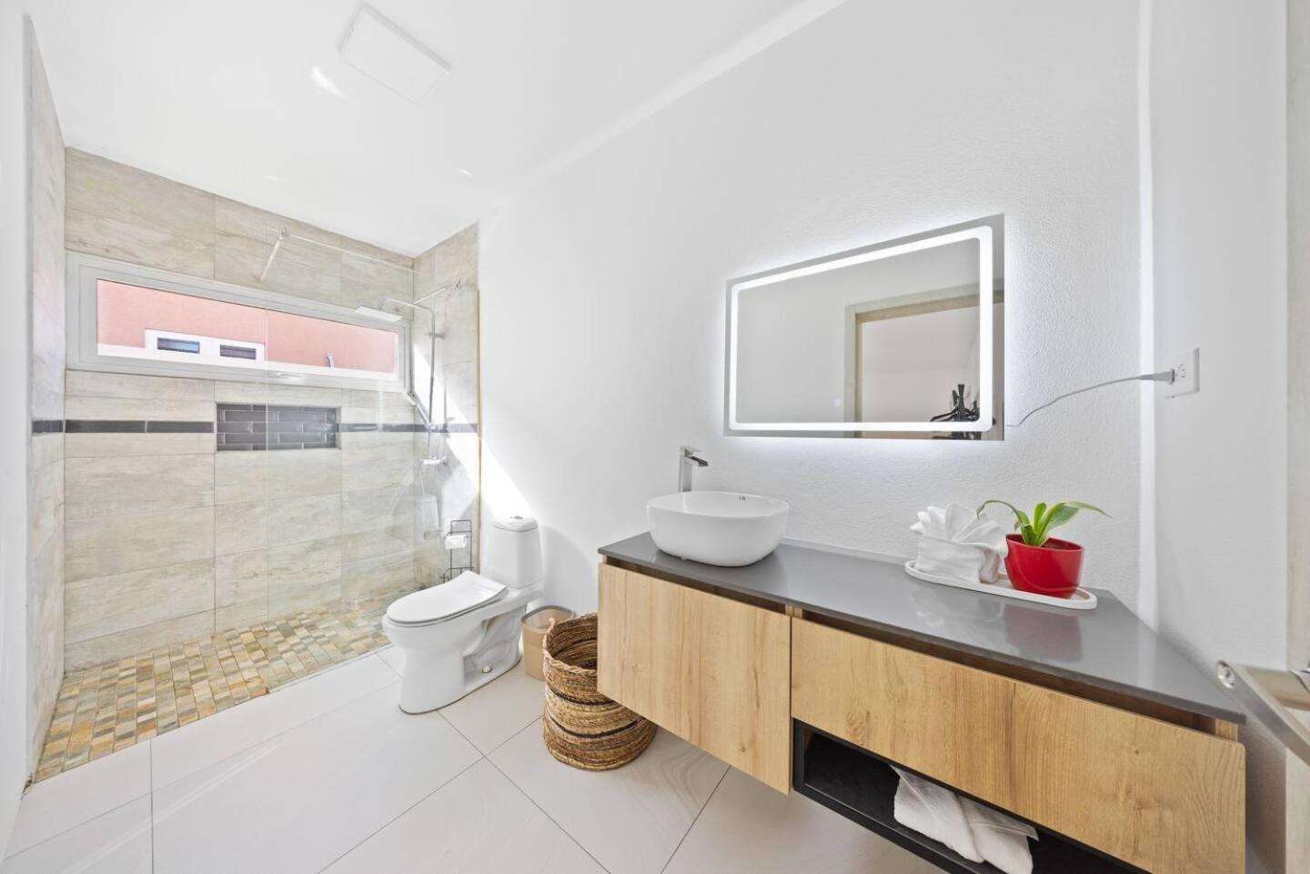 Villa Amara Lux Stay Near Arashi Beach by LUCHA