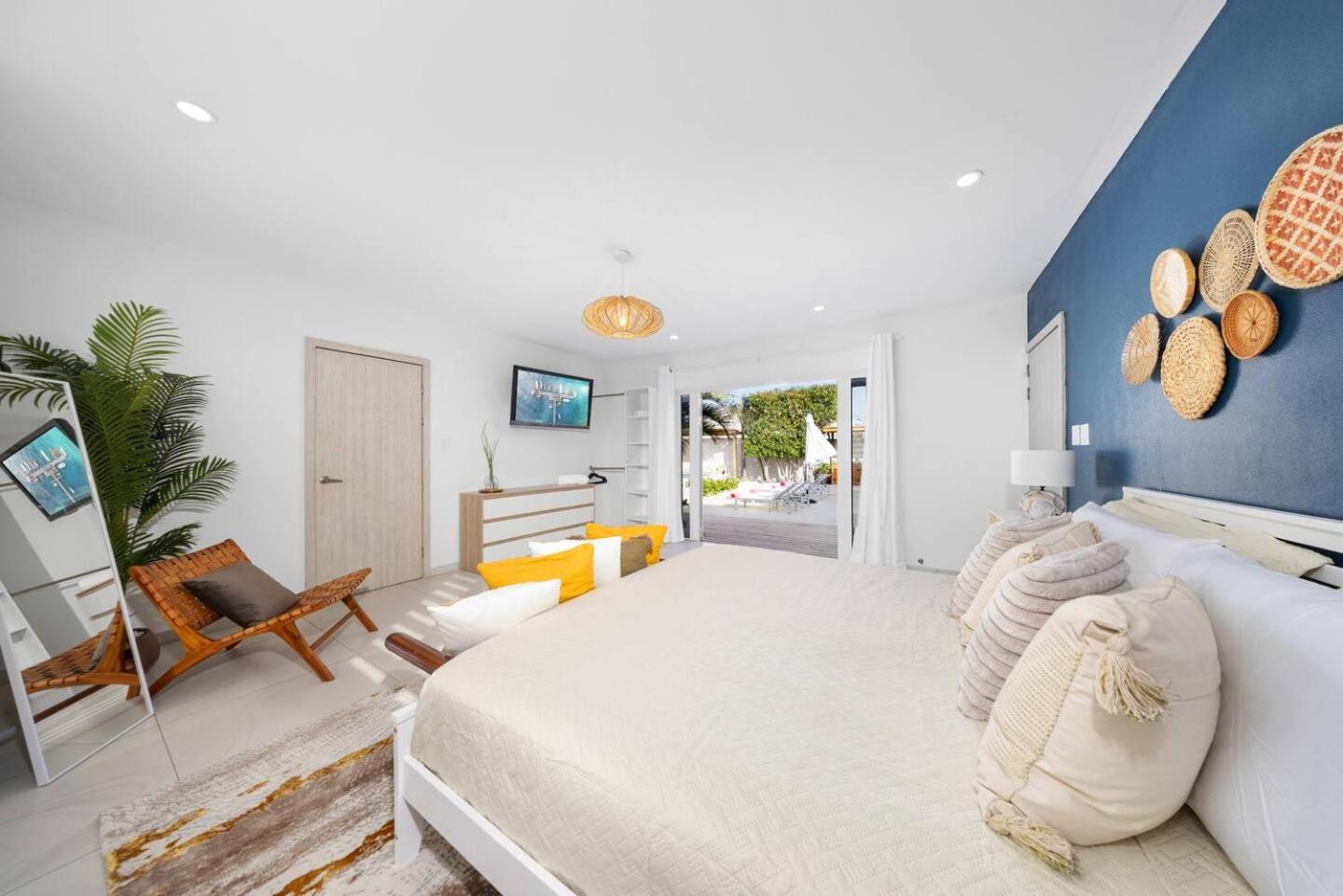 Villa Amara Lux Stay Near Arashi Beach by LUCHA
