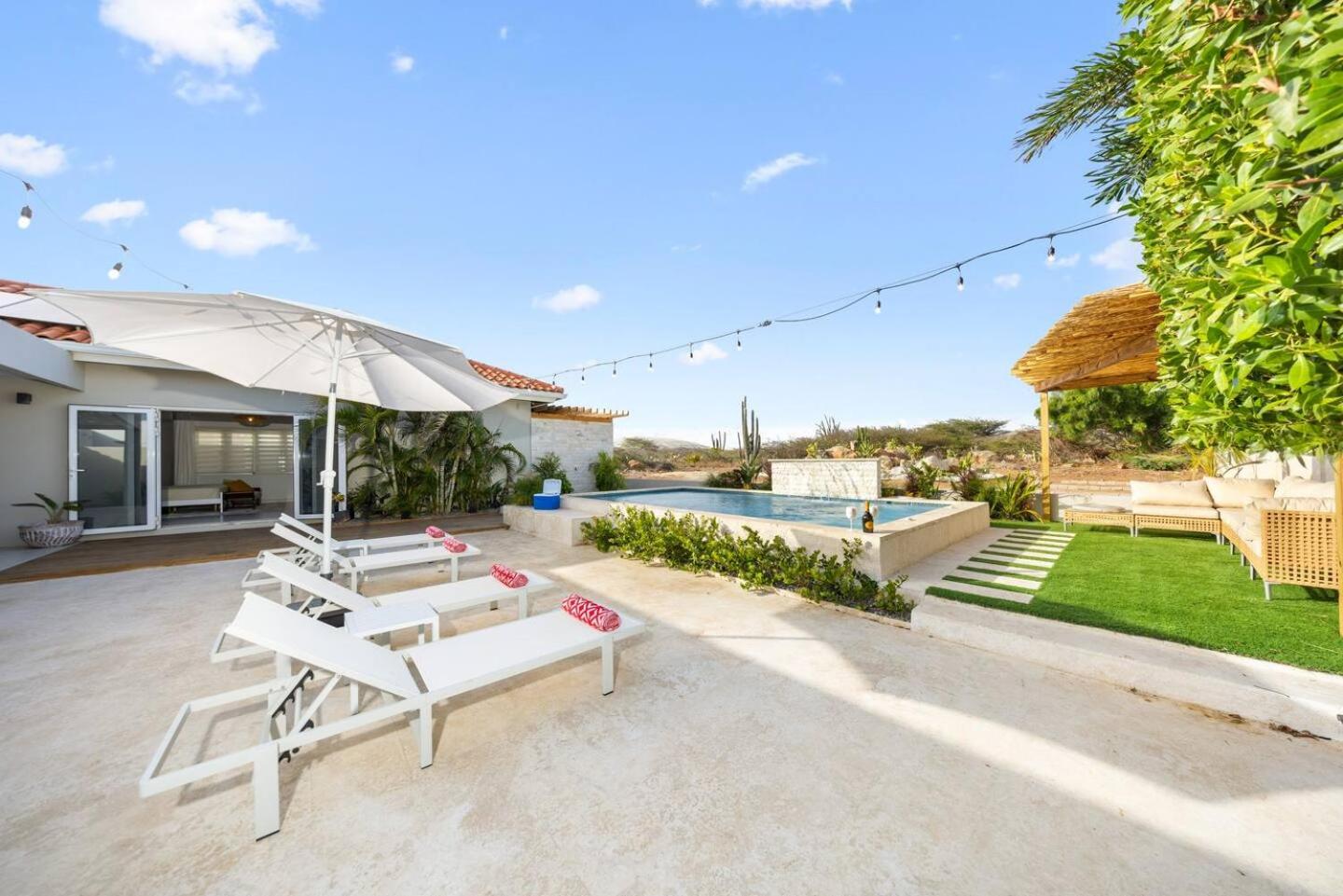 Villa Amara Lux Stay Near Arashi Beach by LUCHA