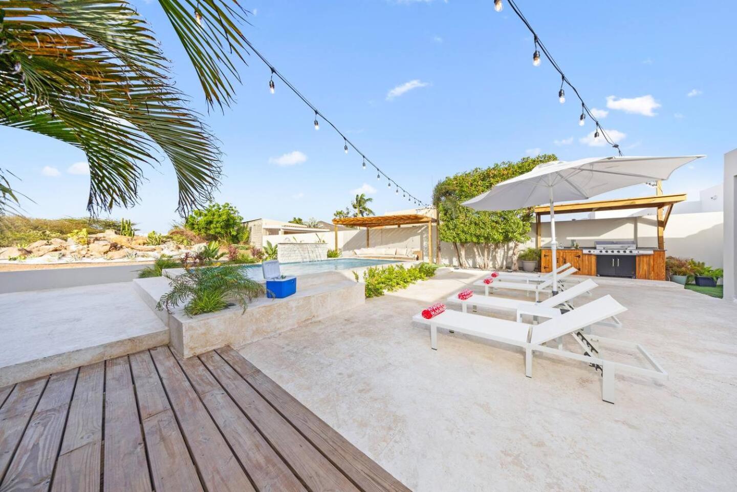 Villa Amara Lux Stay Near Arashi Beach by LUCHA