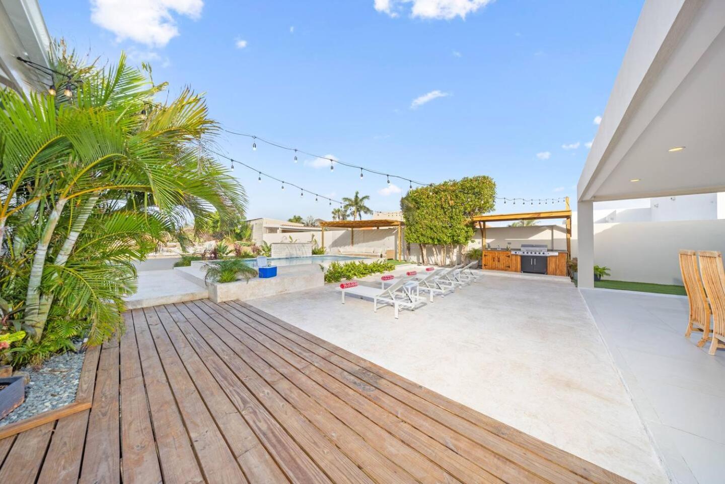 Villa Amara Lux Stay Near Arashi Beach by LUCHA