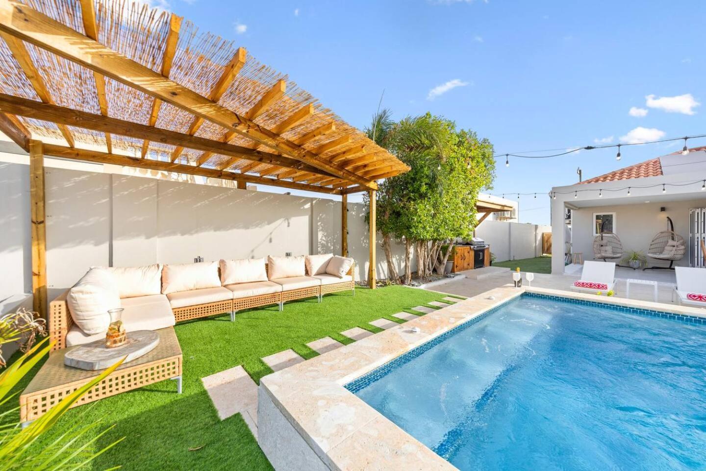 Villa Amara Lux Stay Near Arashi Beach by LUCHA