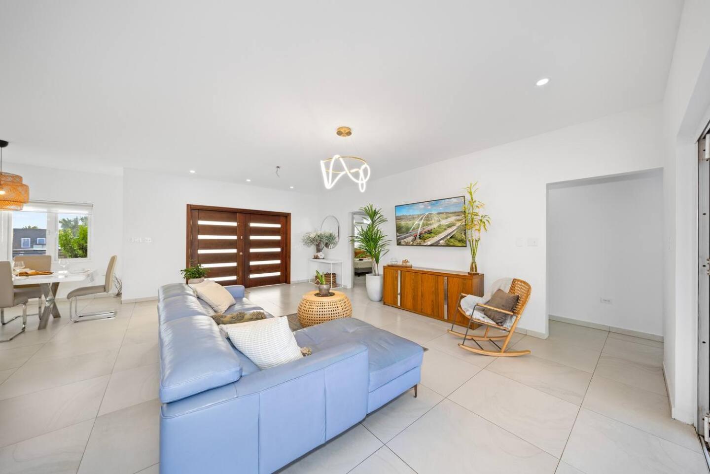 Villa Amara Lux Stay Near Arashi Beach by LUCHA