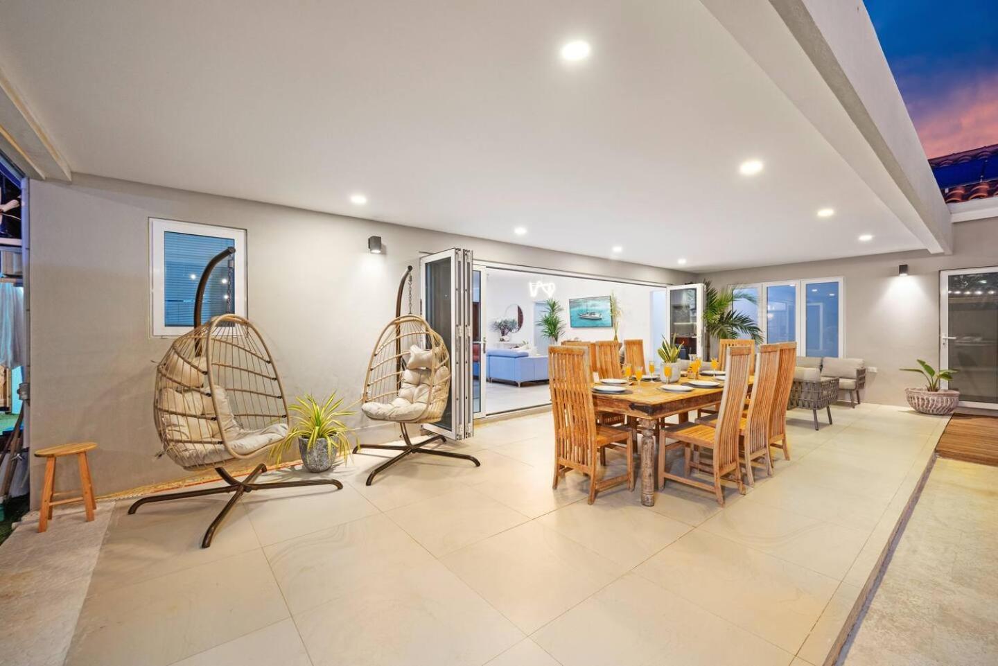 Villa Amara Lux Stay Near Arashi Beach by LUCHA