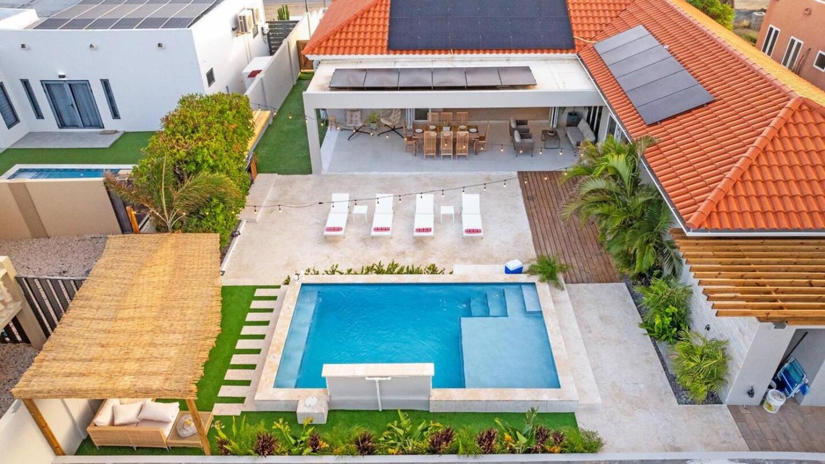 Villa Amara Lux Stay Near Arashi Beach by LUCHA