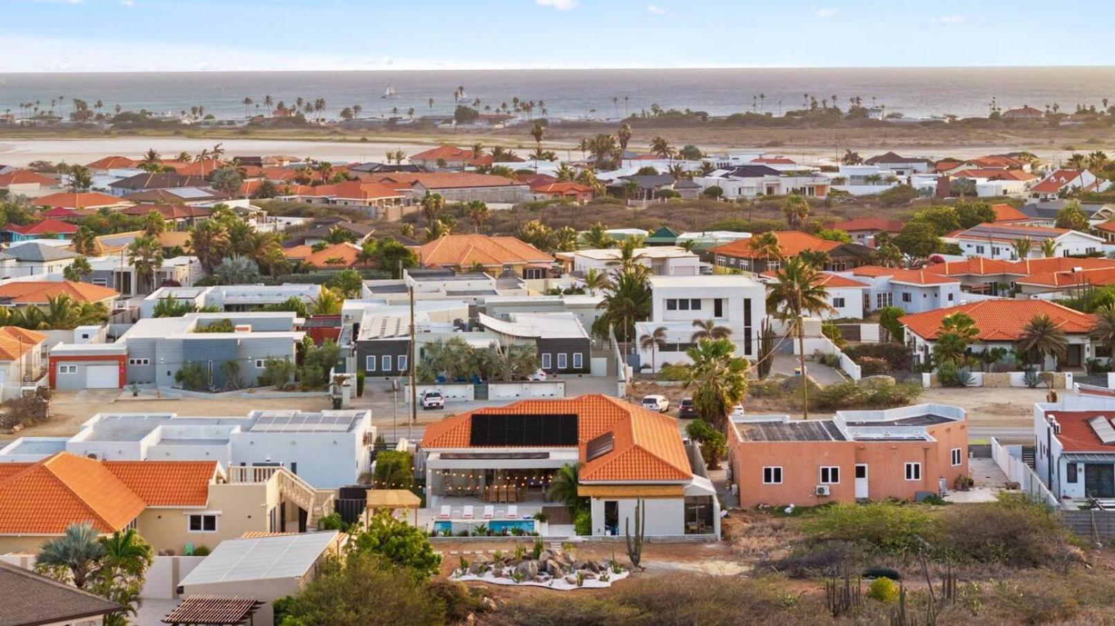 Villa Amara Lux Stay Near Arashi Beach by LUCHA