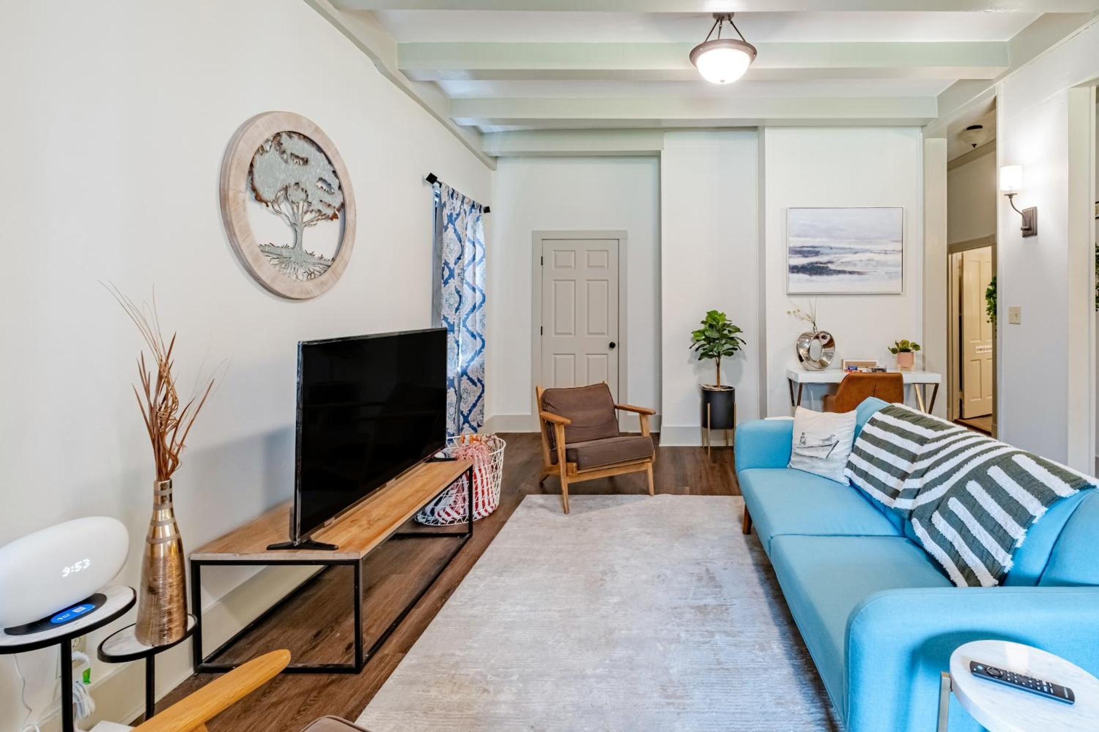 Charming 3BR Historic Home on Mardi Gras Route view 3