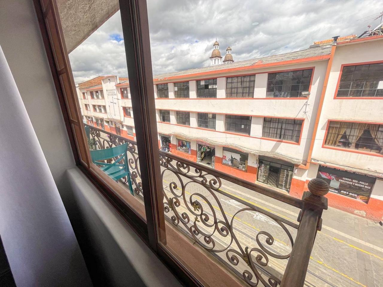 Contemporary Apartment Town center Netflix