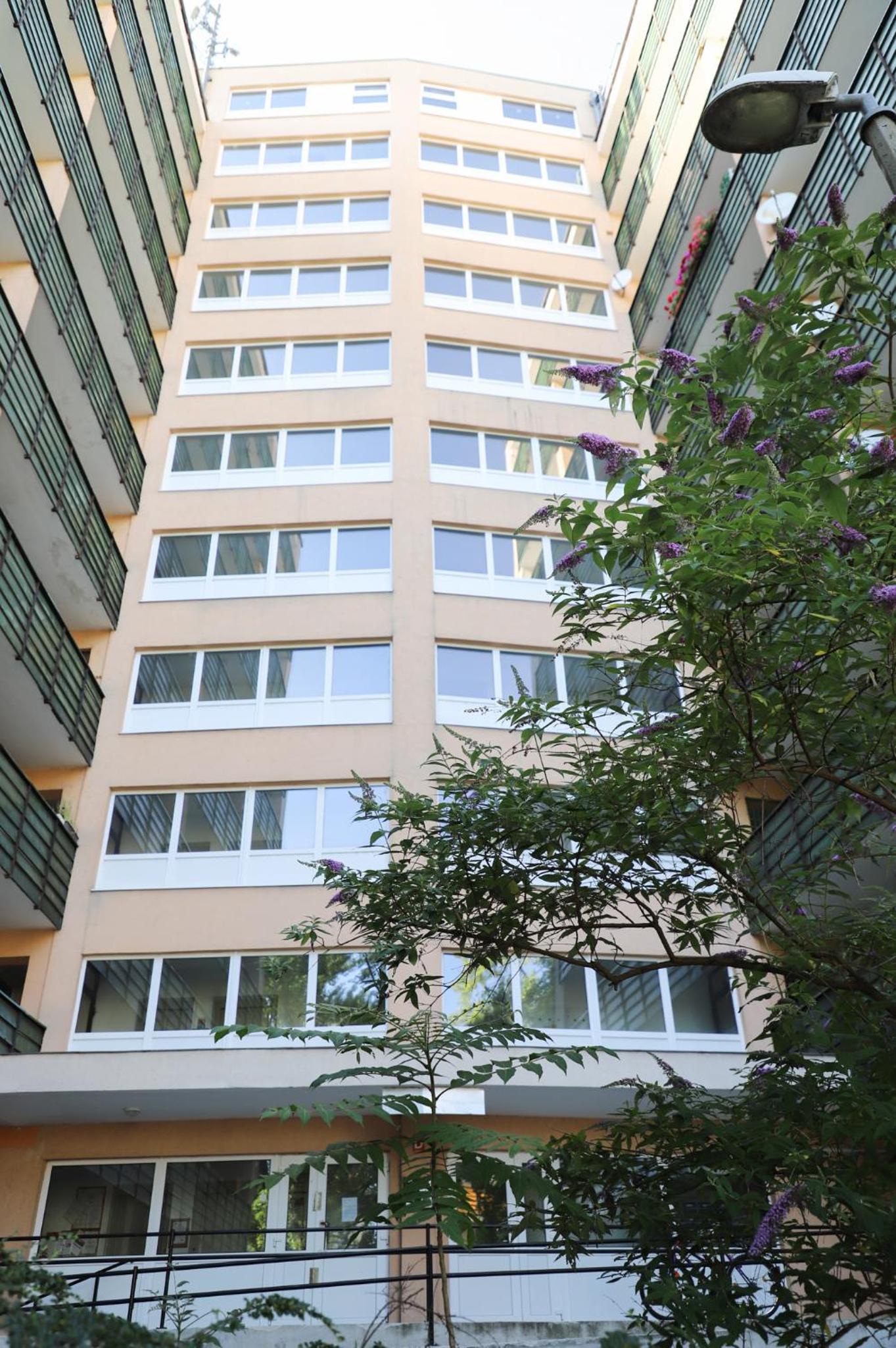 Üveghíd Apartman
