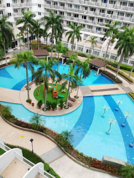 Rosver Hideaway Near MOA view 2