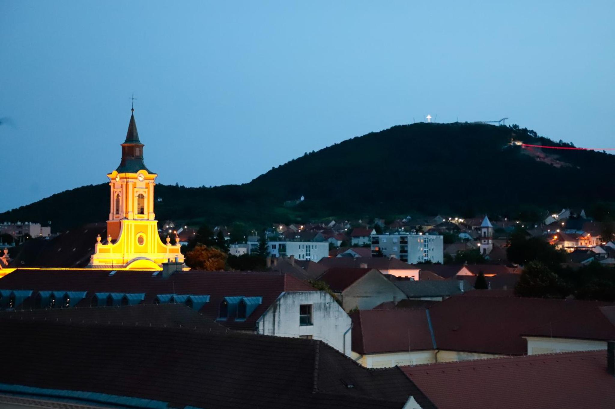 Üveghíd Apartman