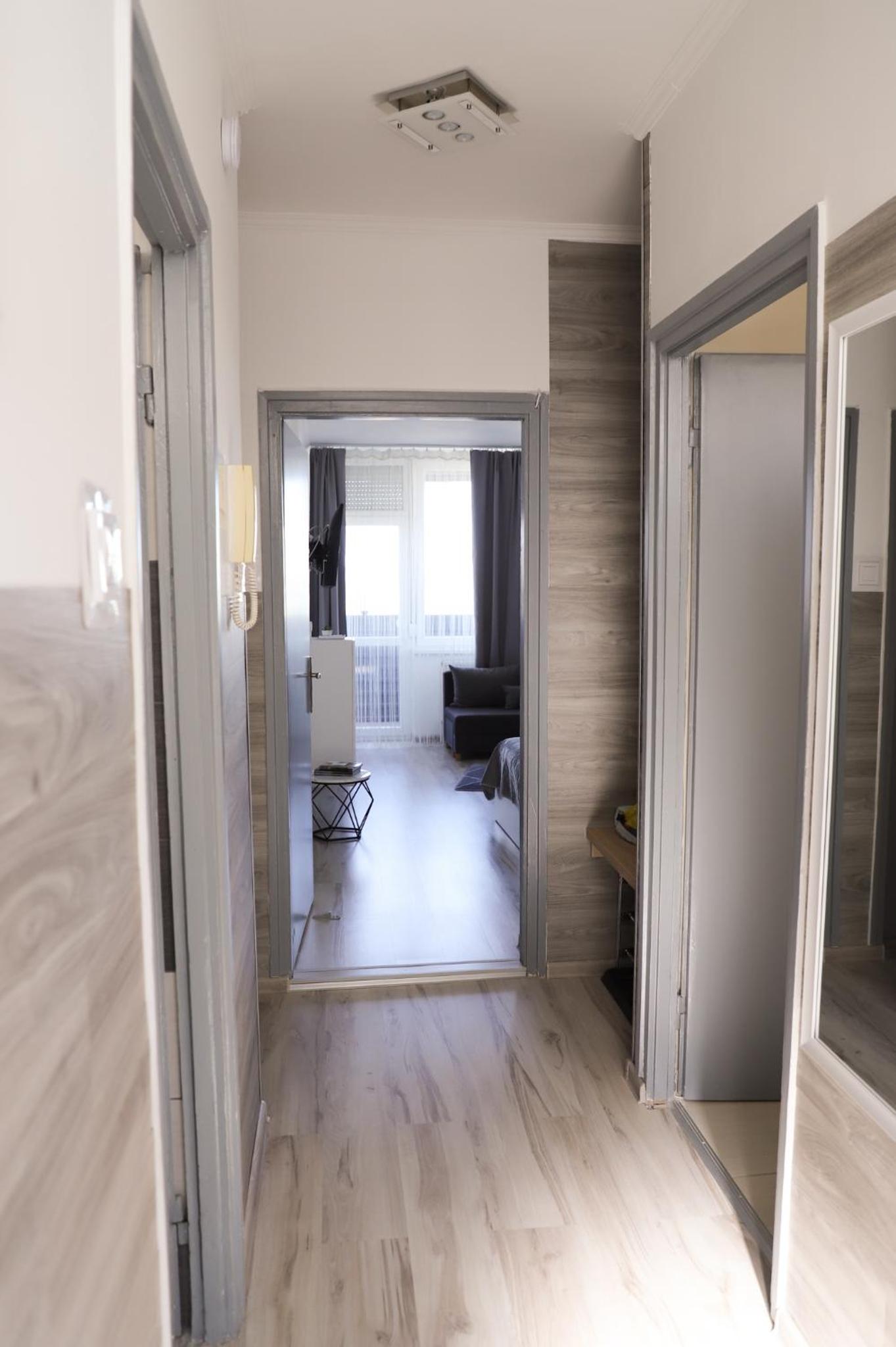 Üveghíd Apartman