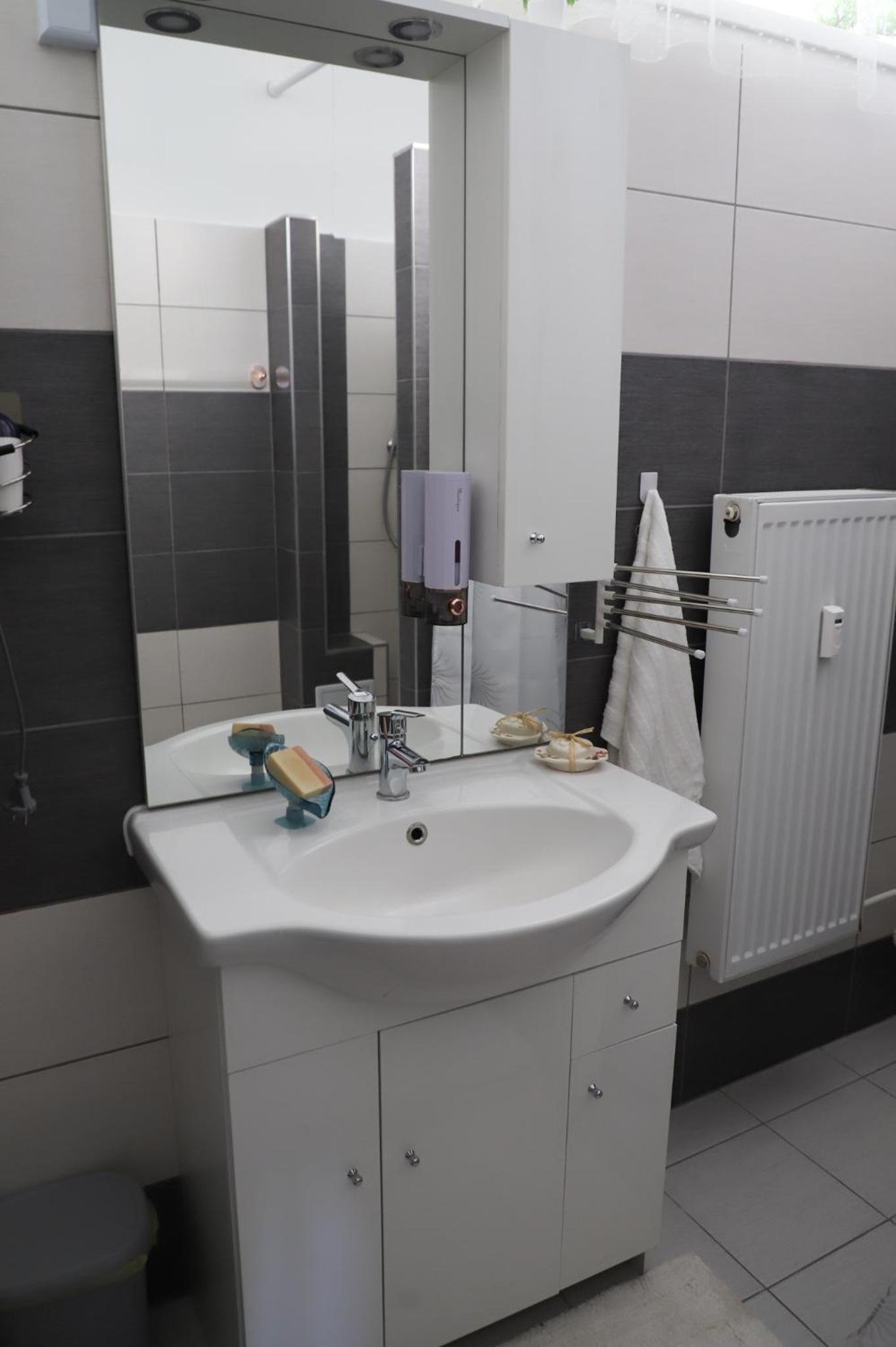 Üveghíd Apartman