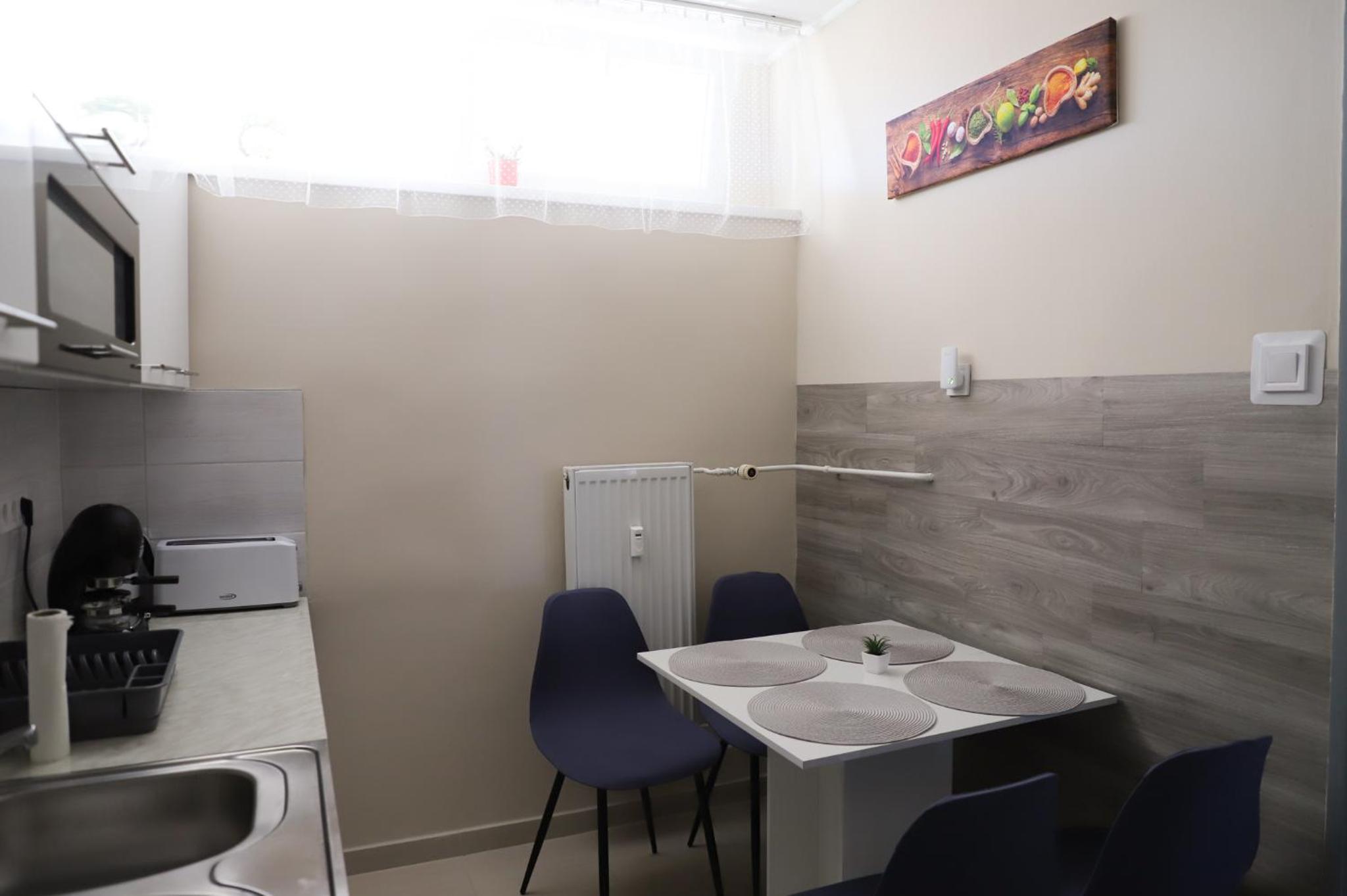 Üveghíd Apartman