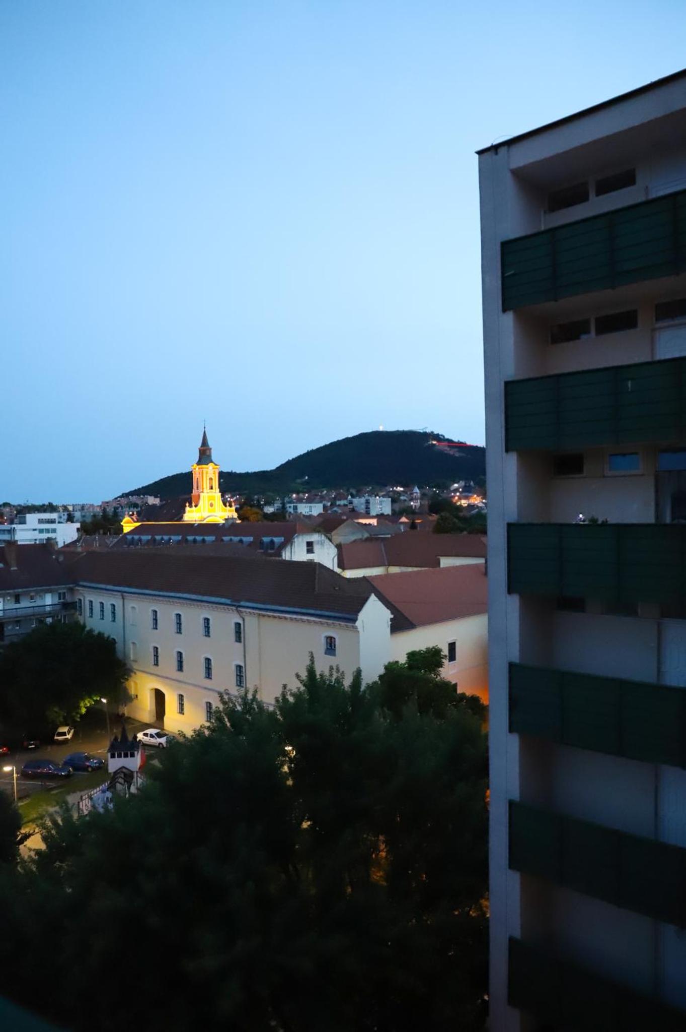 Üveghíd Apartman