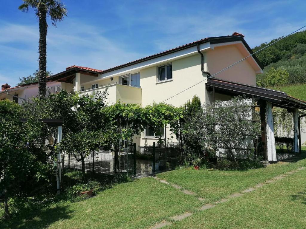 Apartma Pergola