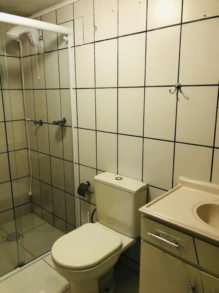 Casa No Centro De Bombinhas Próximo a Praia e Comércio em Geral