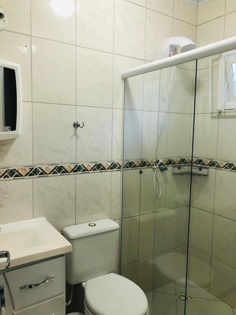 Casa No Centro De Bombinhas Próximo a Praia e Comércio em Geral