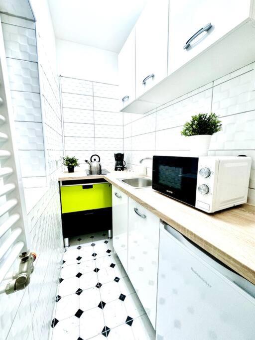 L4 City Centre Stylish Flat view 3