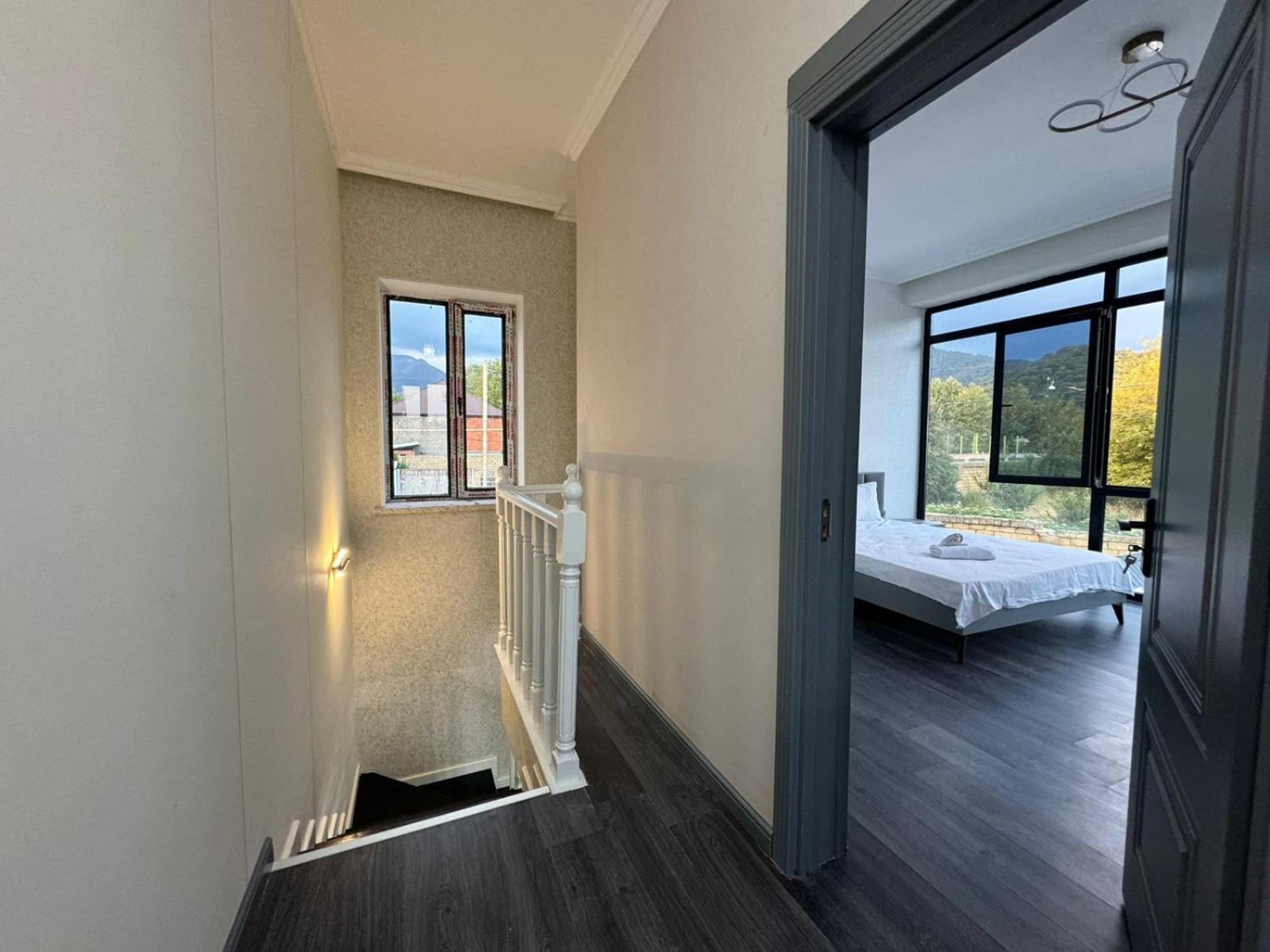 Riverside charlet