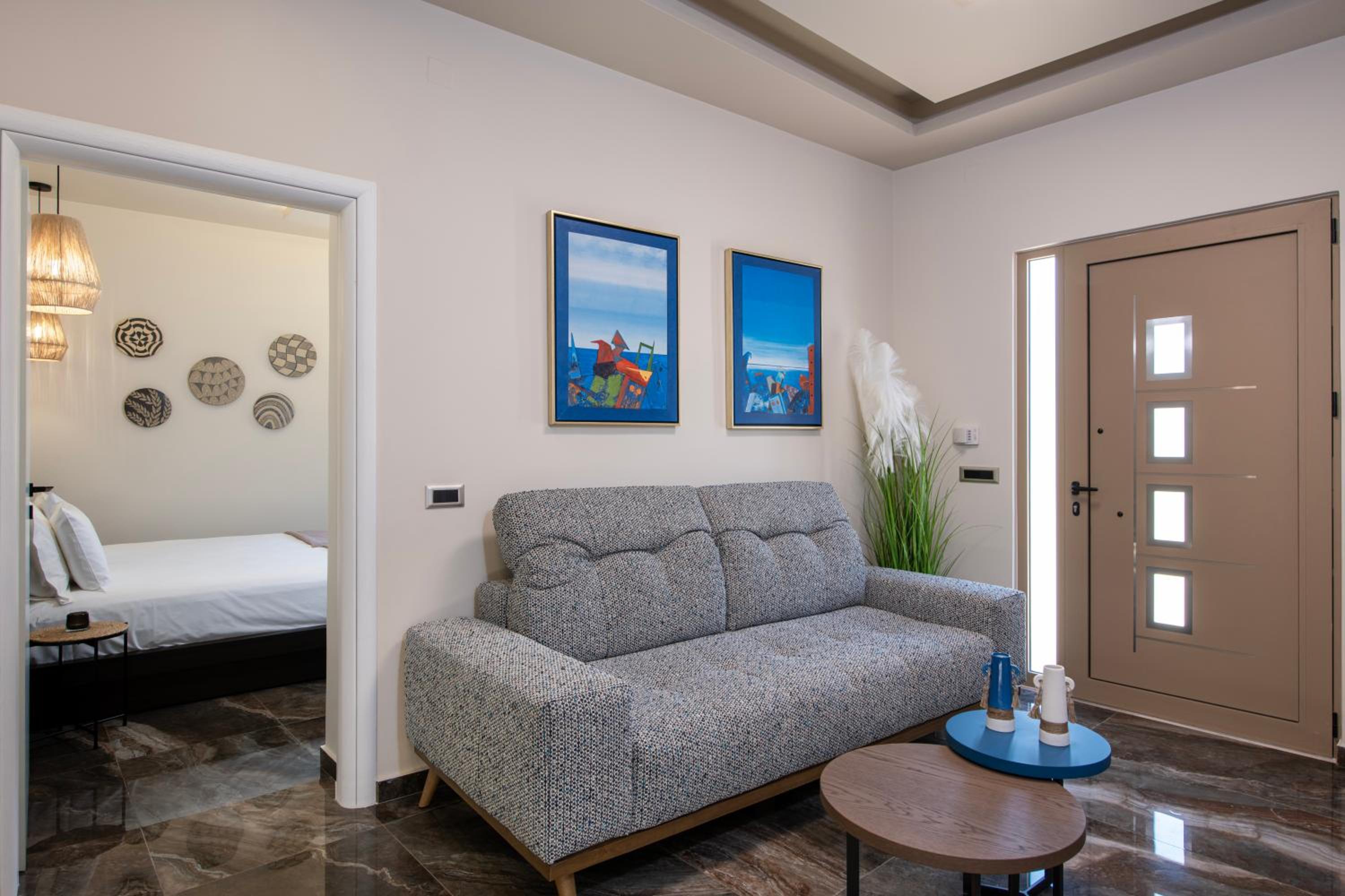Cozy Rena luxury apartment with free private parking view 3