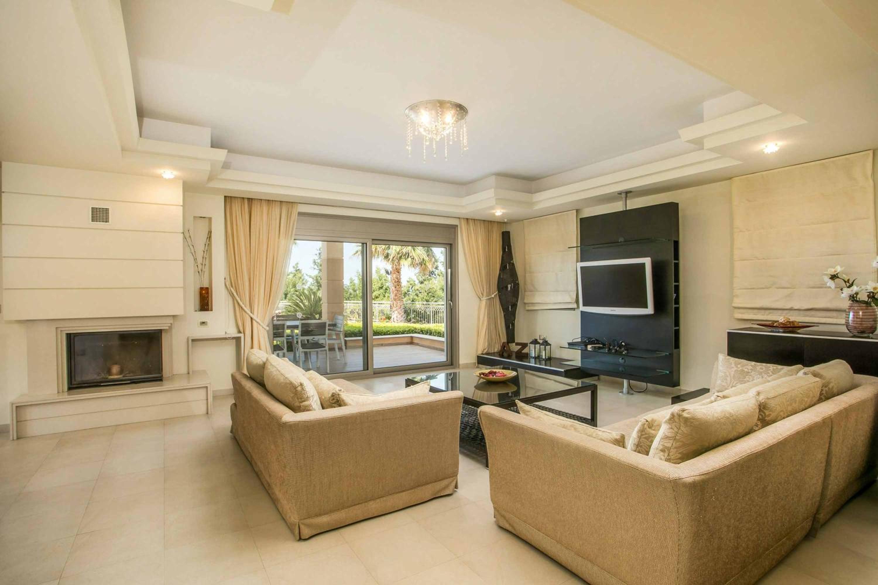 Photo 77