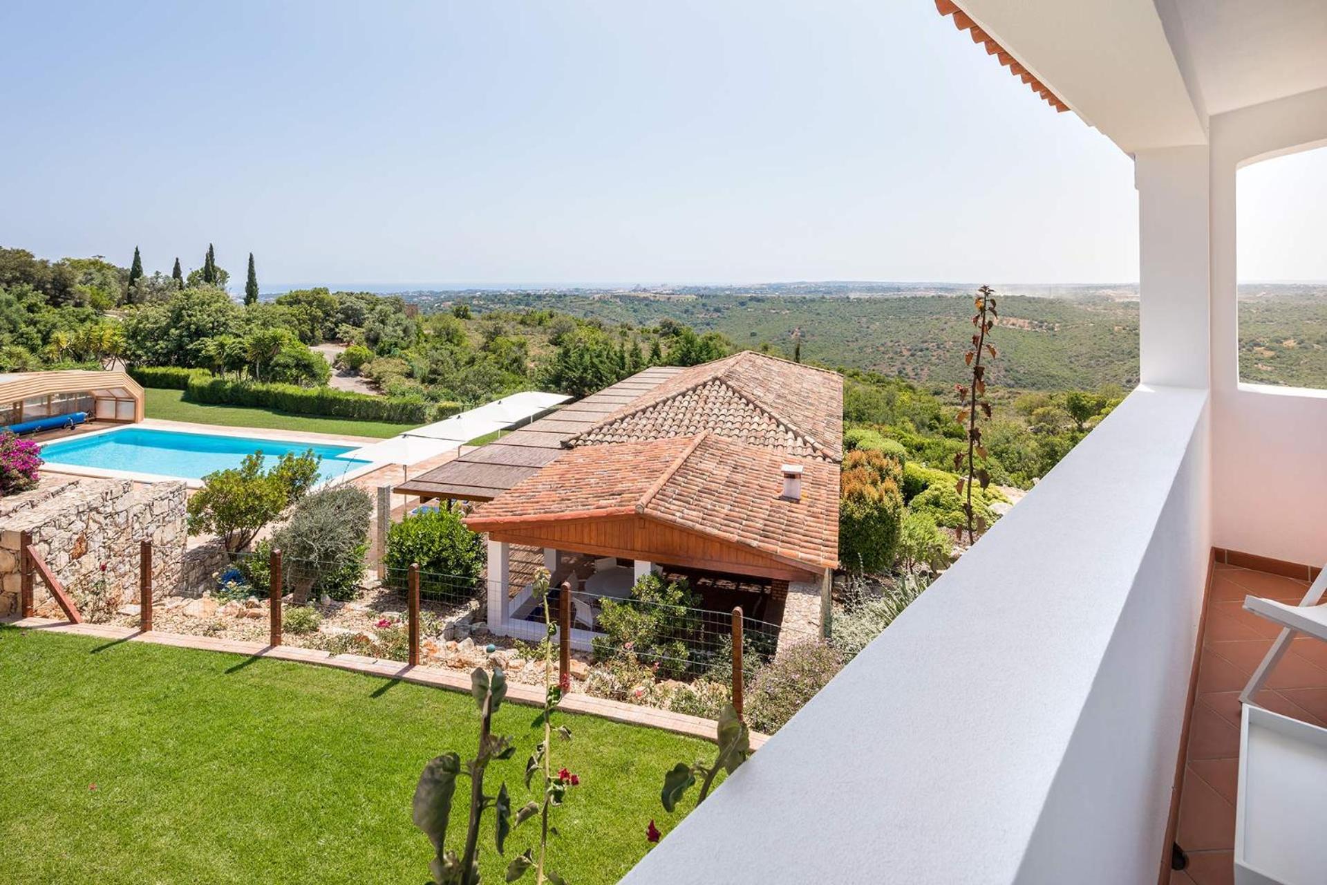 Casa de Baixo by Vintage Travel