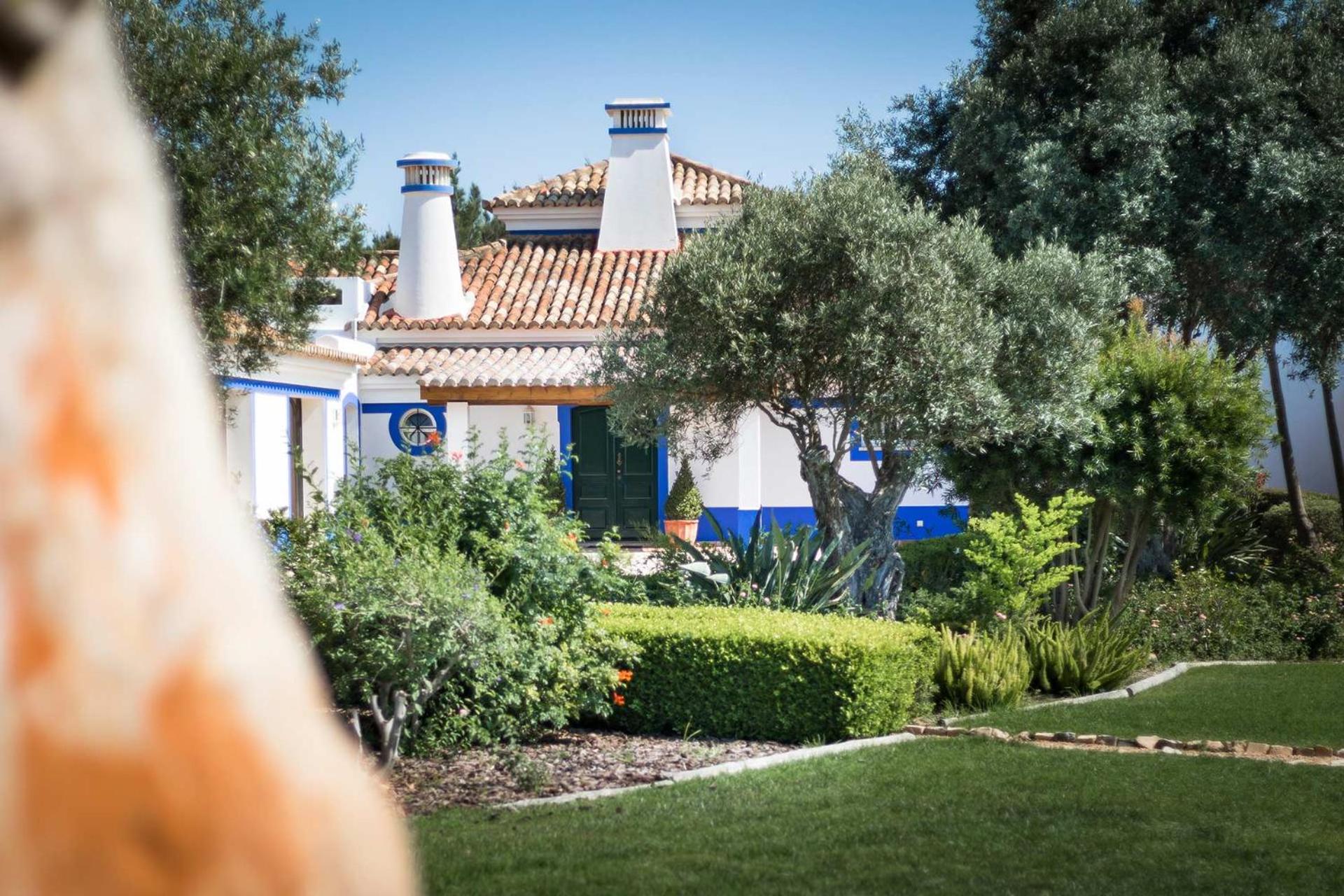 Casa de Baixo by Vintage Travel