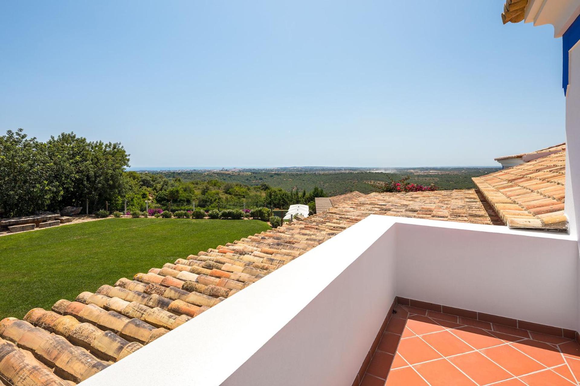 Casa de Baixo by Vintage Travel
