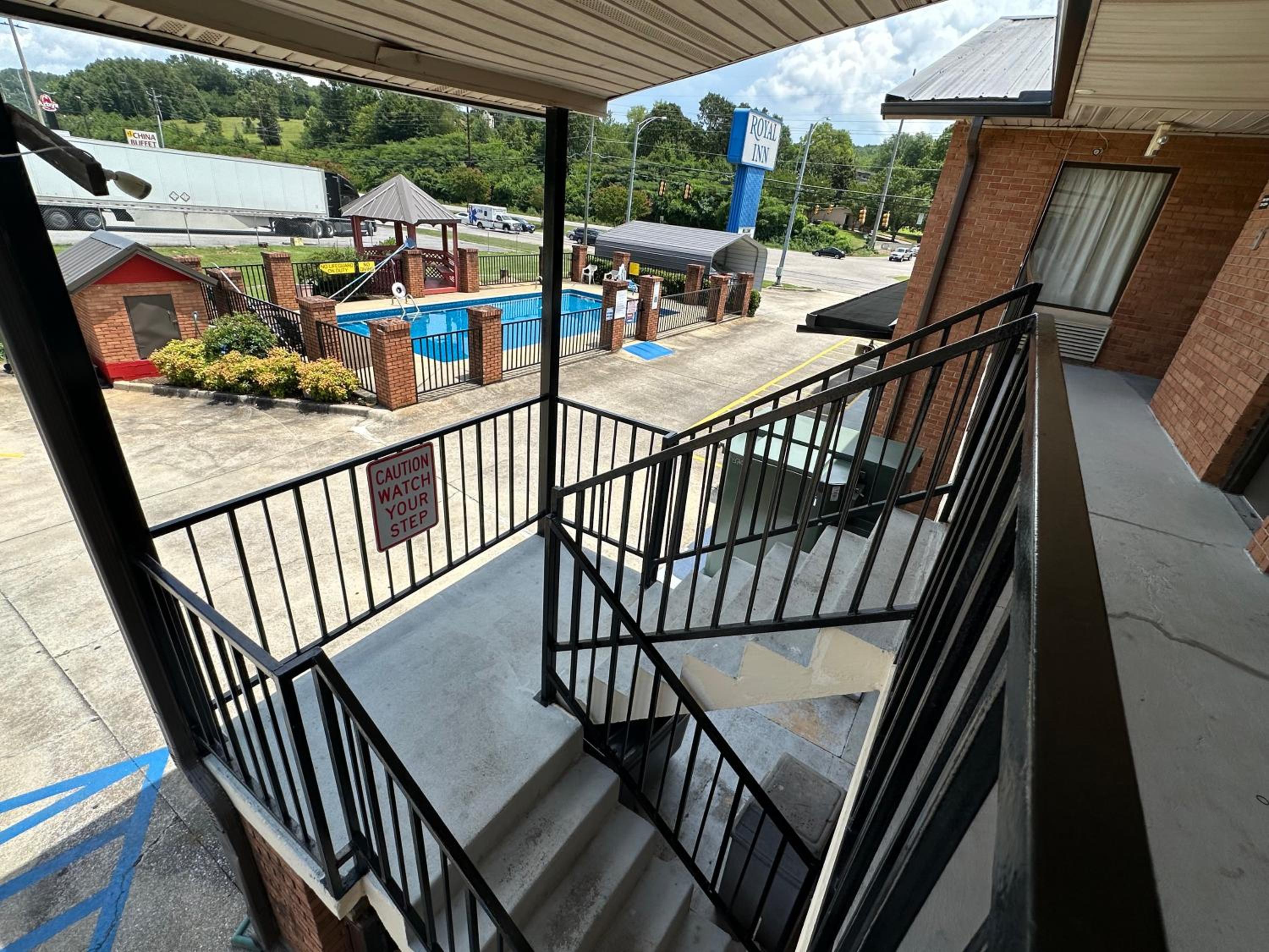 Royal Inn - Anniston