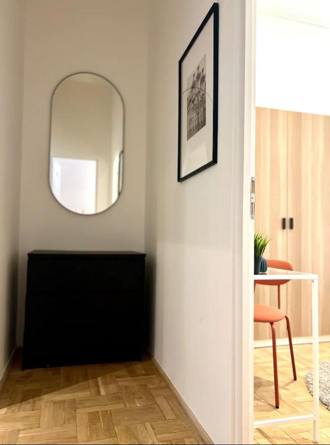 2BR Supercentral Apartment with Variable Beds by NW