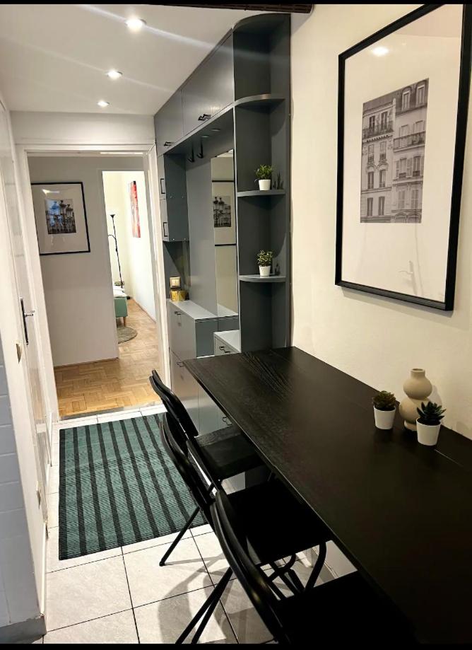 2BR Supercentral Apartment with Variable Beds by NW