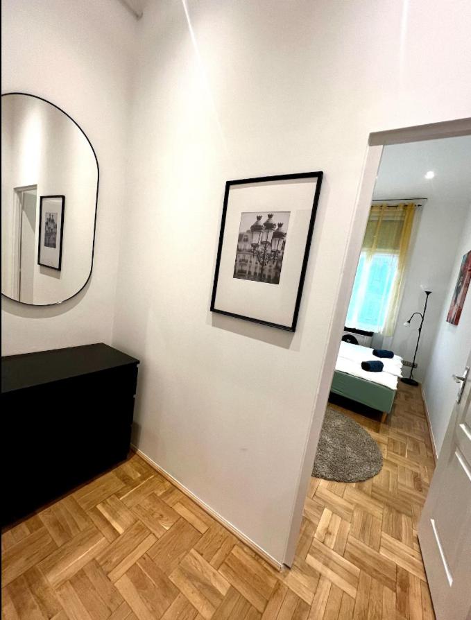 2BR Supercentral Apartment with Variable Beds by NW