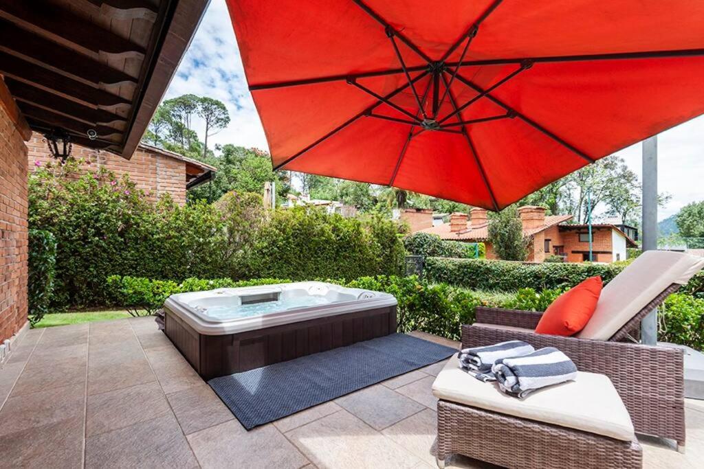 Incredible Property with Huge Garden and Pool! view 5