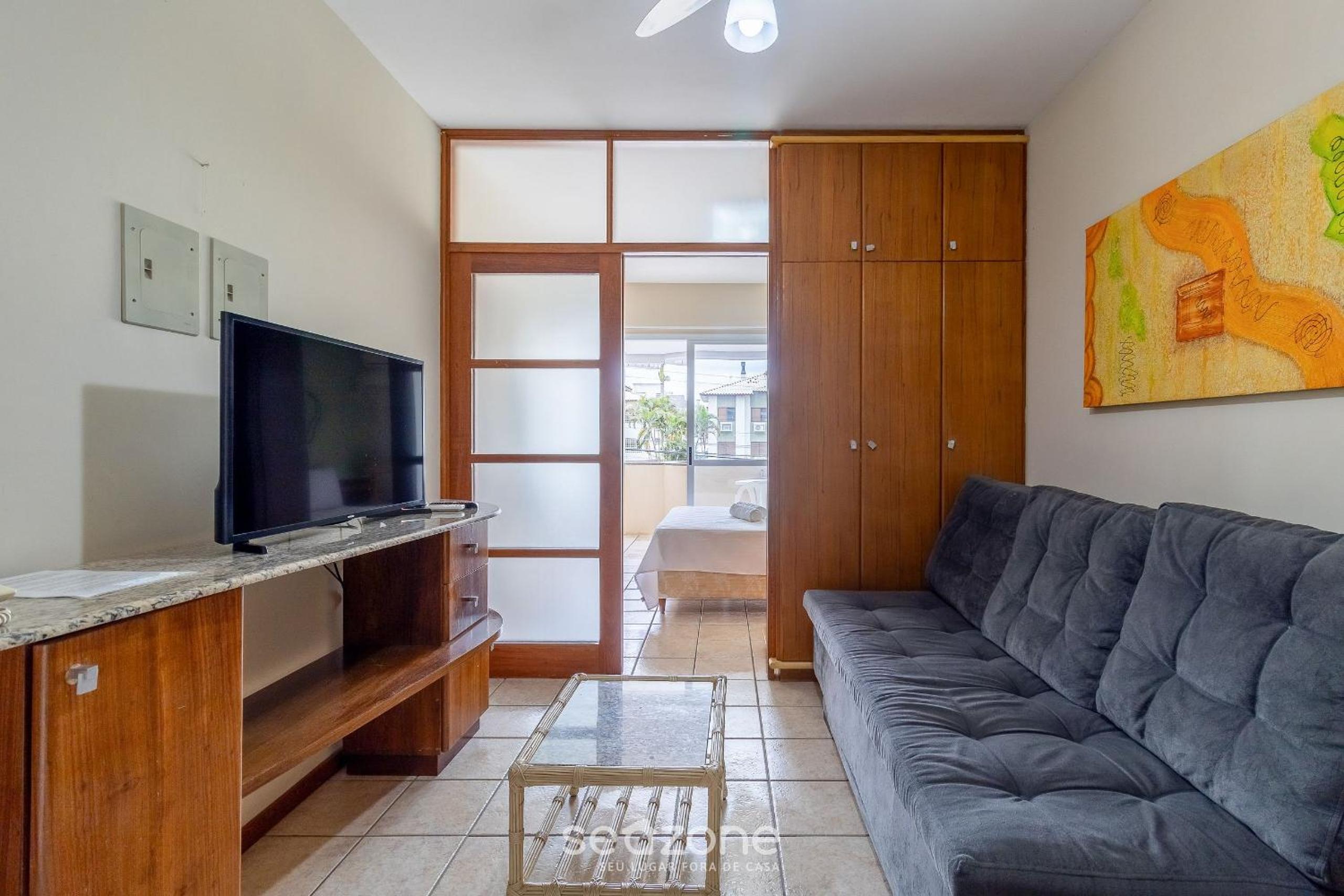 Apt c/ Varanda in Condomínio Pé na Areia IHO127