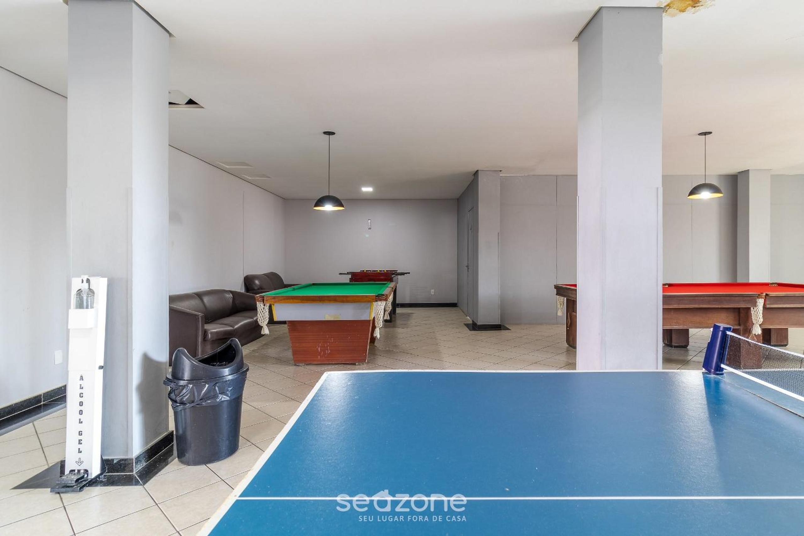 Apt c/ Varanda in Condomínio Pé na Areia IHO127