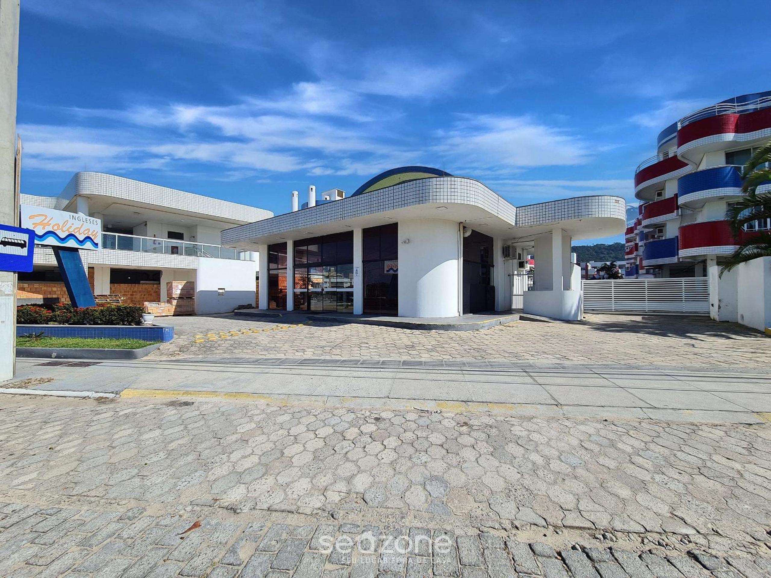 Apt c/ Varanda in Condomínio Pé na Areia IHO127