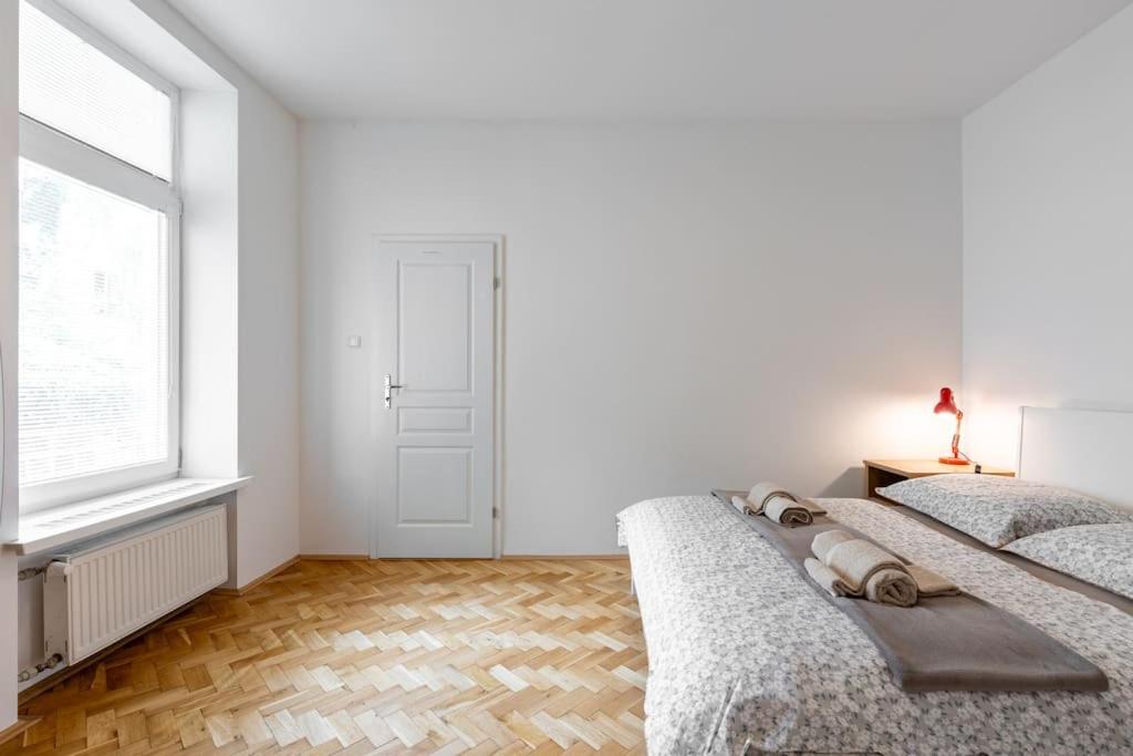 Urban Oasis Apartment Near Park and city center view 2